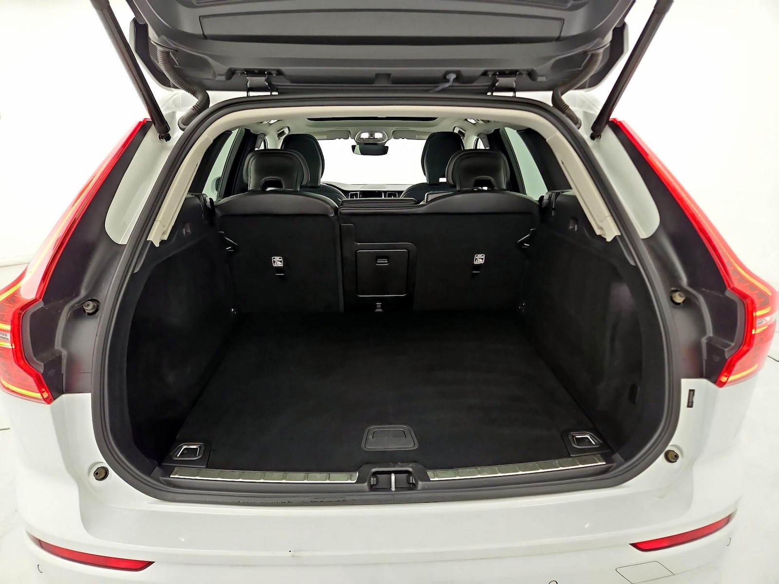 2023 Volvo XC60 Core - Photo 21