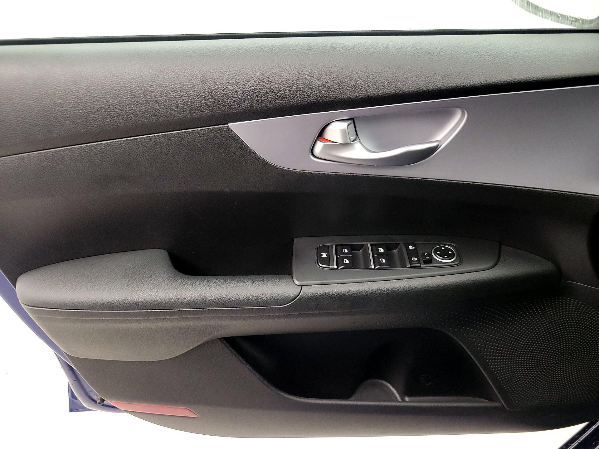 Thumbnail: 2024 Kia Forte - 12