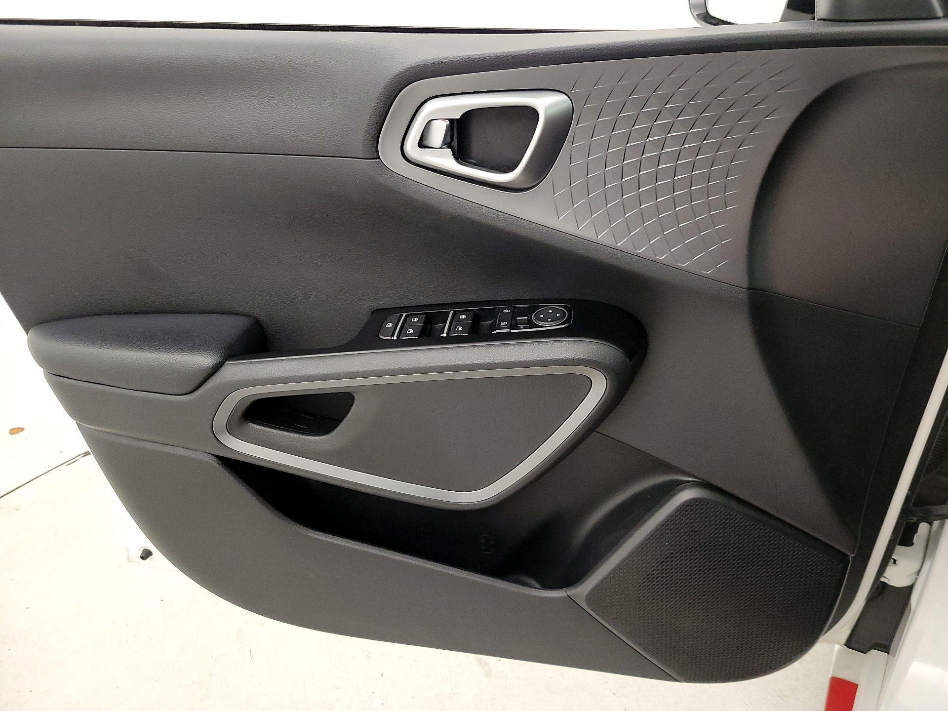Thumbnail: 2020 Kia Soul - 12