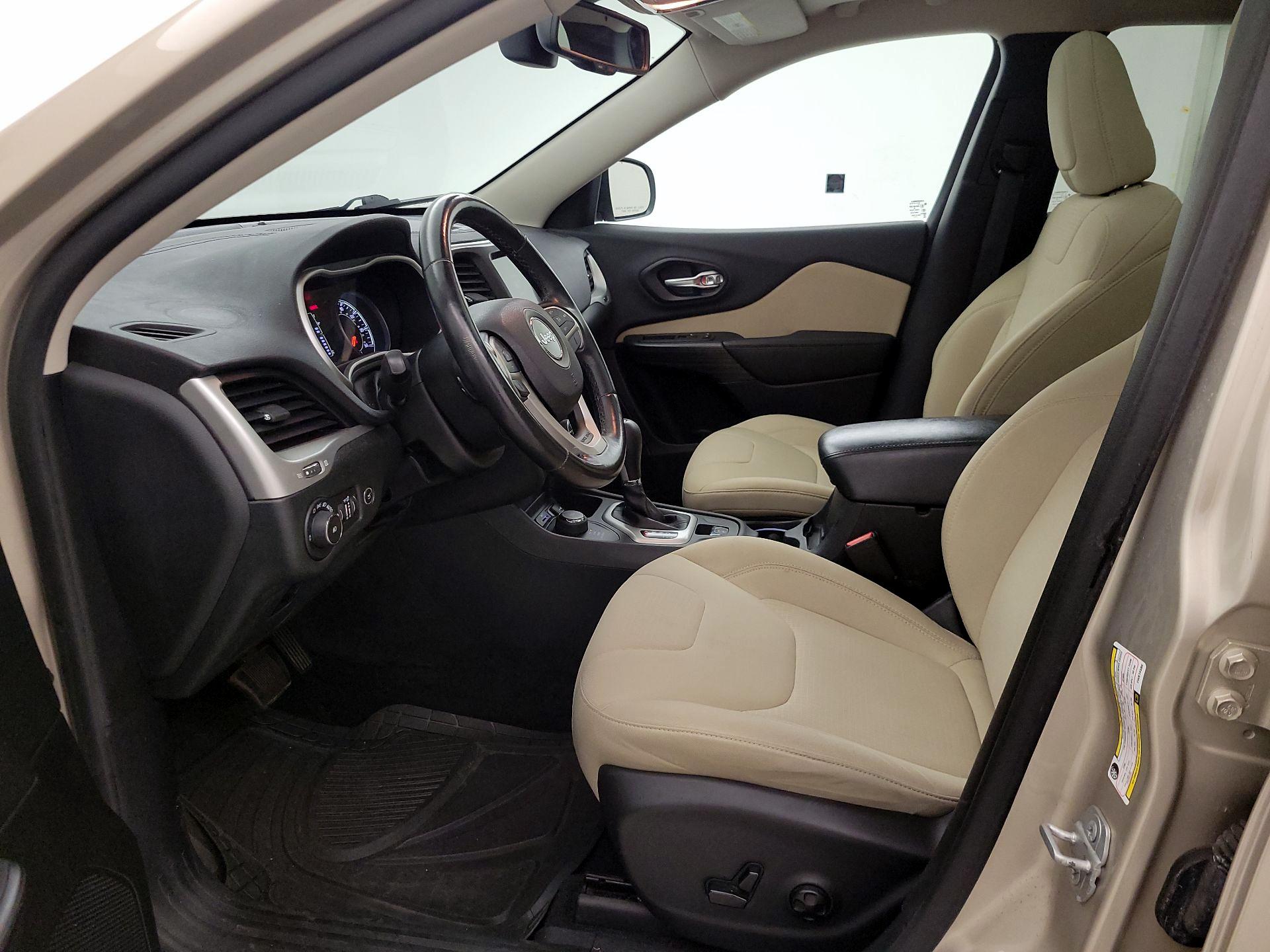 Thumbnail: 2015 Jeep Cherokee - 11