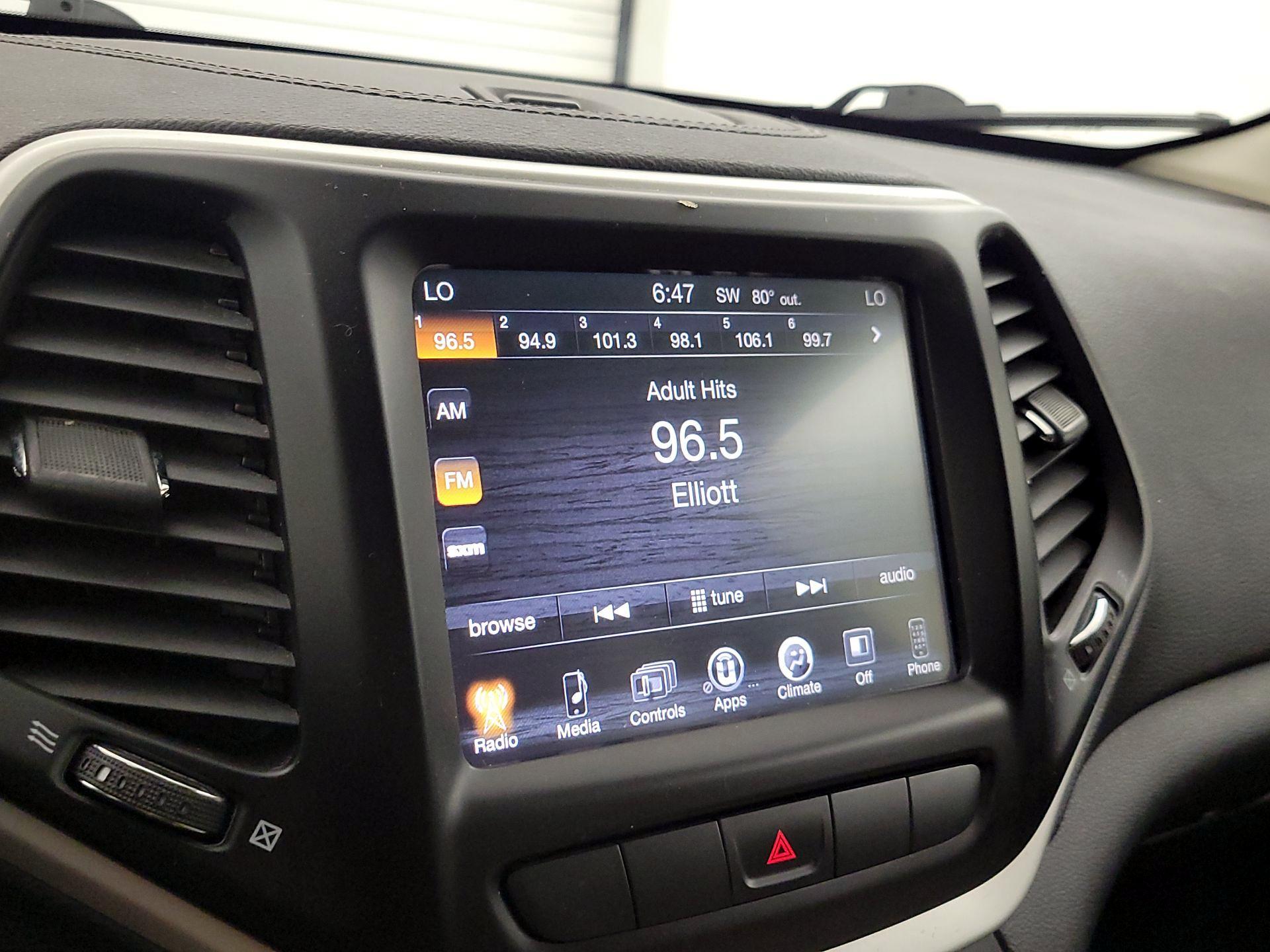 Thumbnail: 2015 Jeep Cherokee - 15