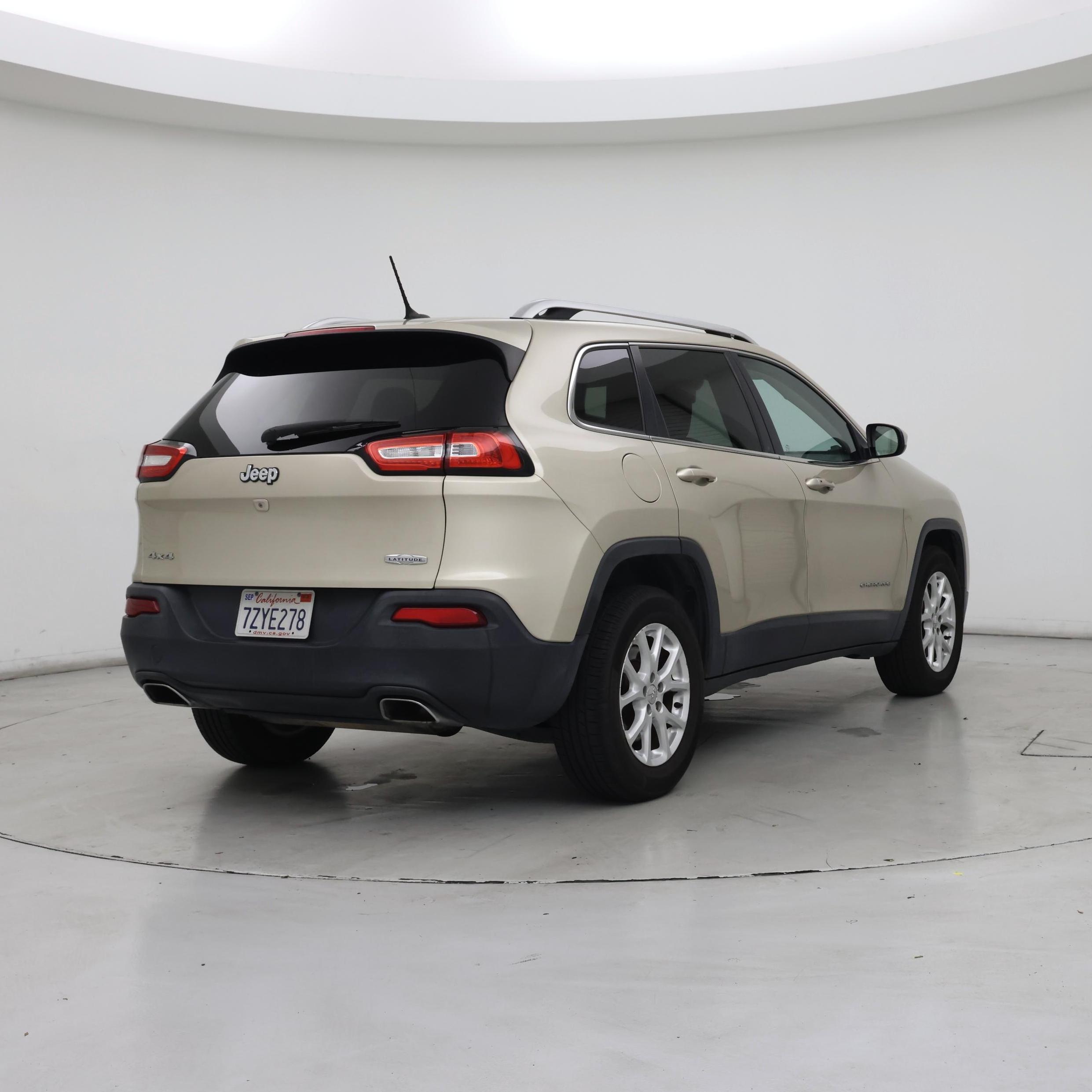 Thumbnail: 2015 Jeep Cherokee - 8