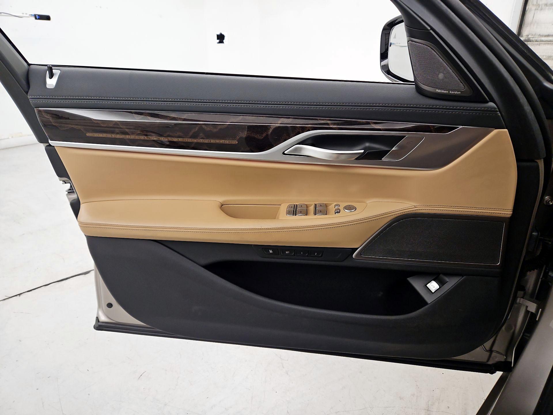 Thumbnail: 2022 BMW 7 Series - 12