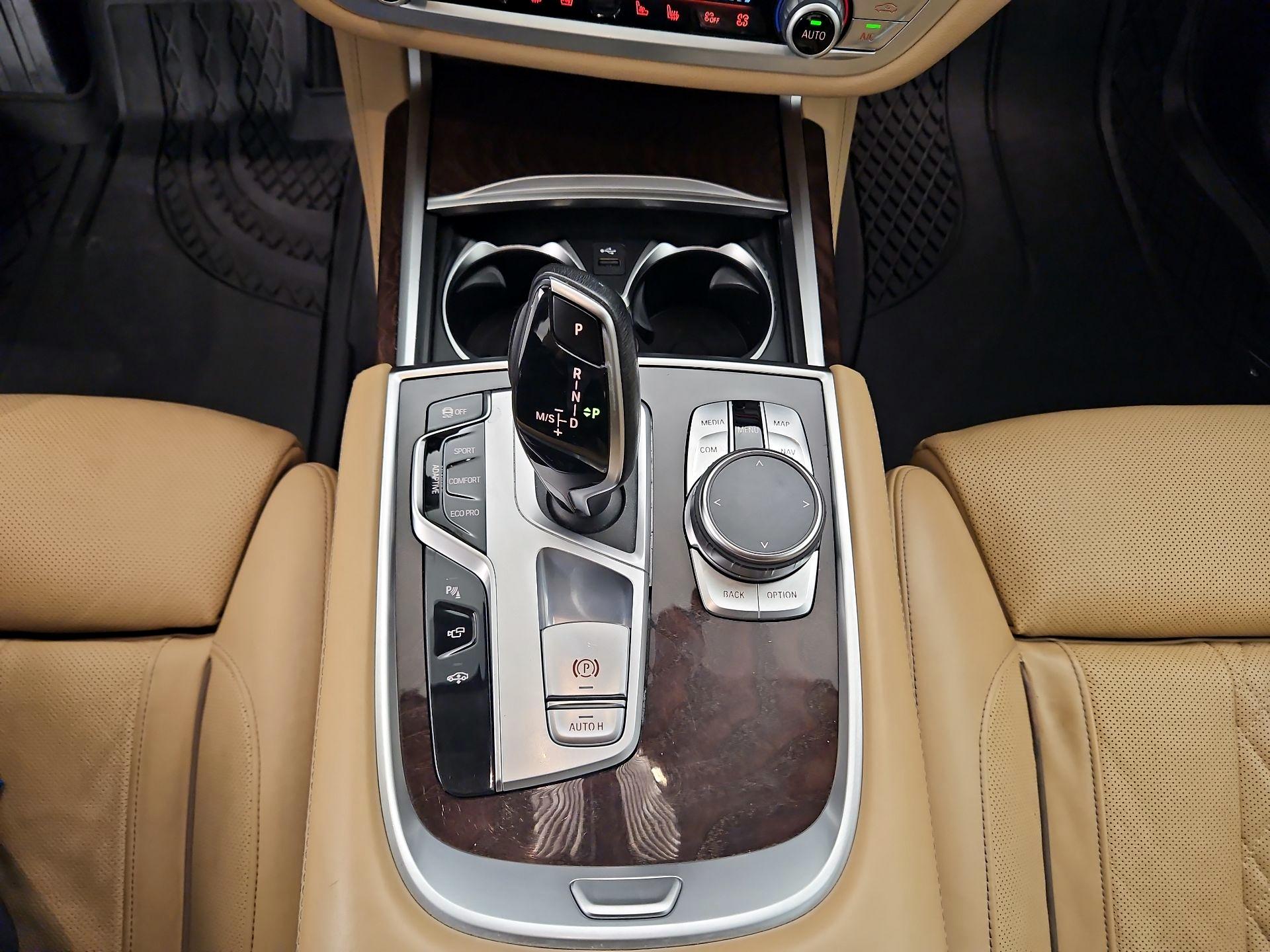 Thumbnail: 2022 BMW 7 Series - 18