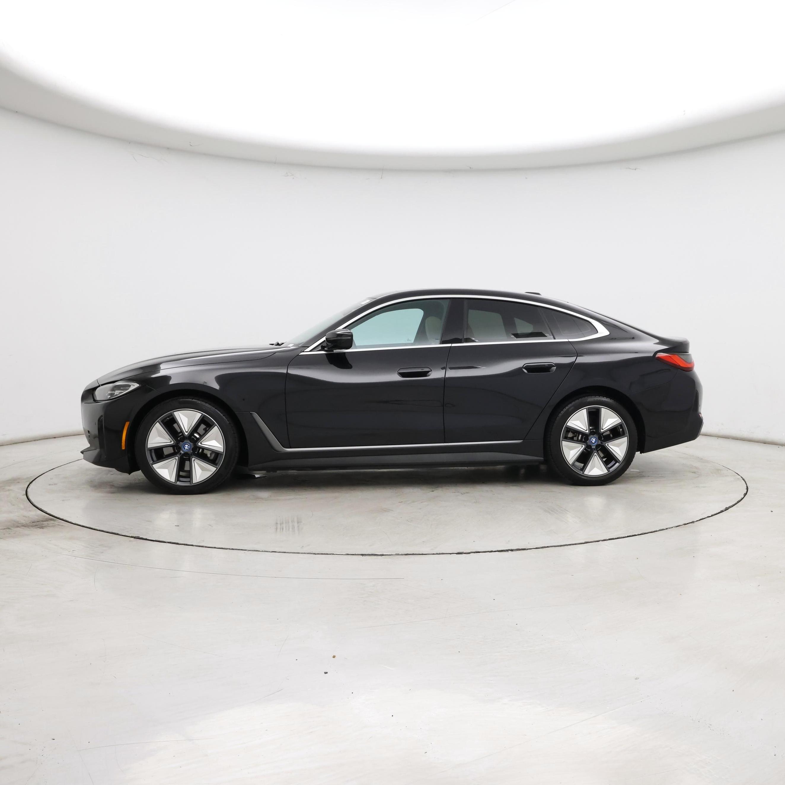 Thumbnail: 2023 BMW i4 - 3