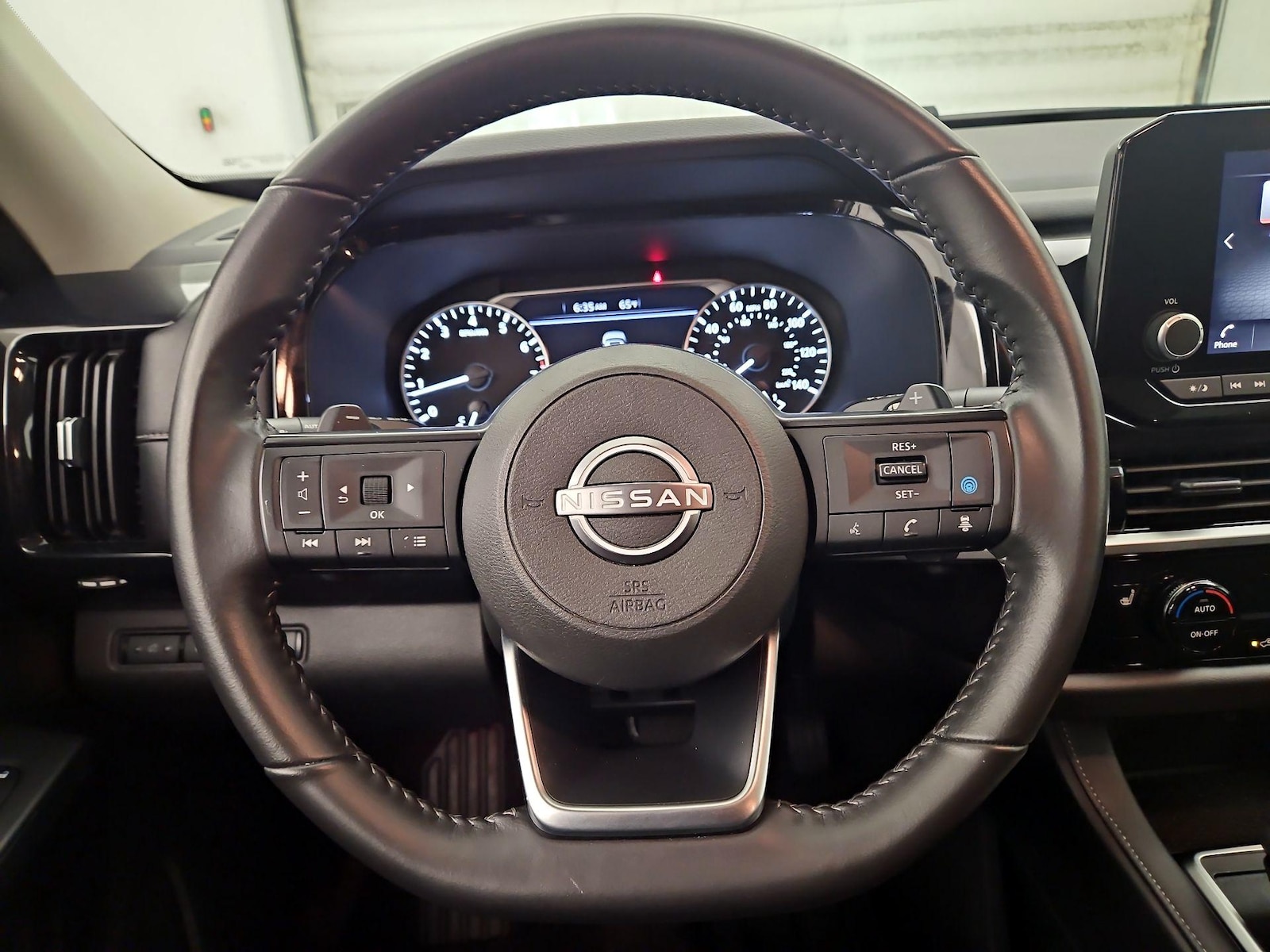 2025 Nissan Pathfinder SV - Photo 11