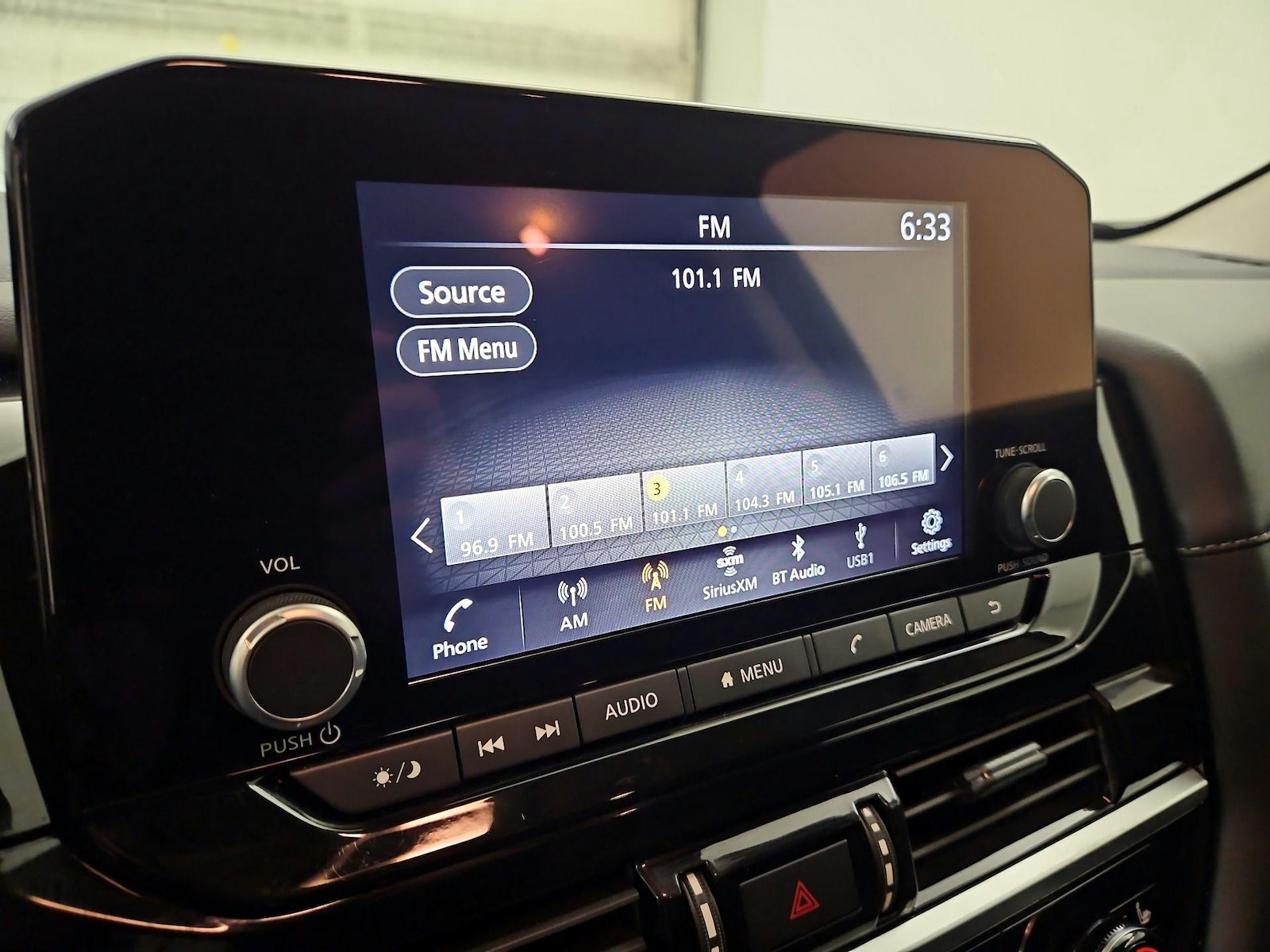 2025 Nissan Pathfinder SV - Photo 16