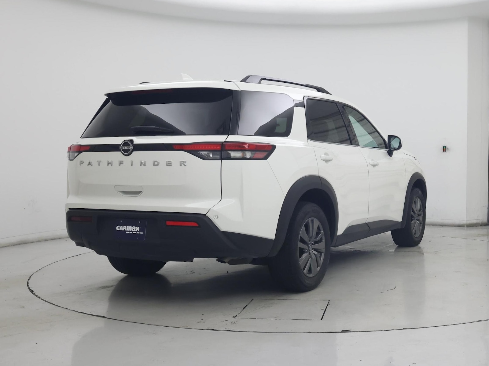 2025 Nissan Pathfinder SV - Photo 9