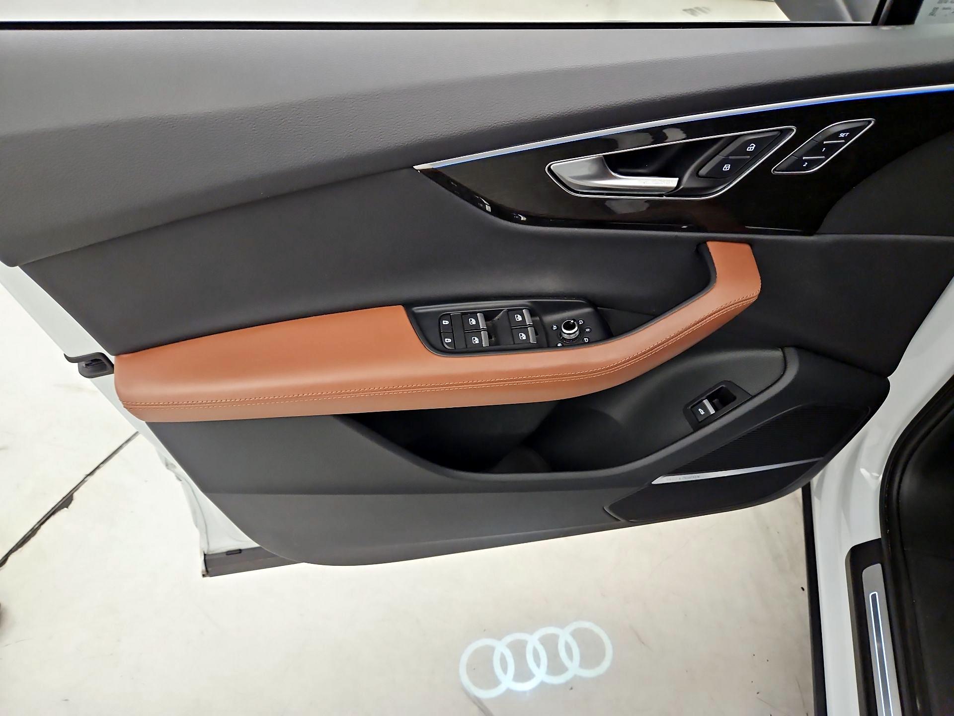 Thumbnail: 2021 Audi Q7 - 12
