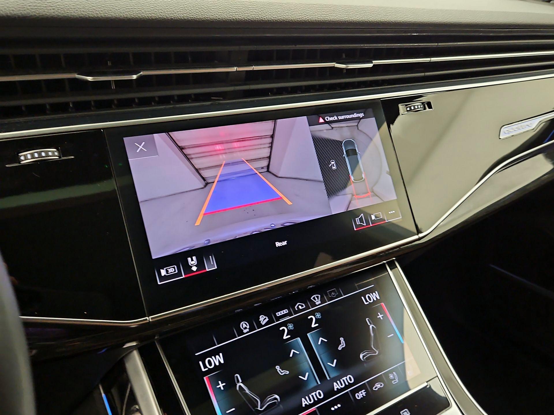 Thumbnail: 2021 Audi Q7 - 15