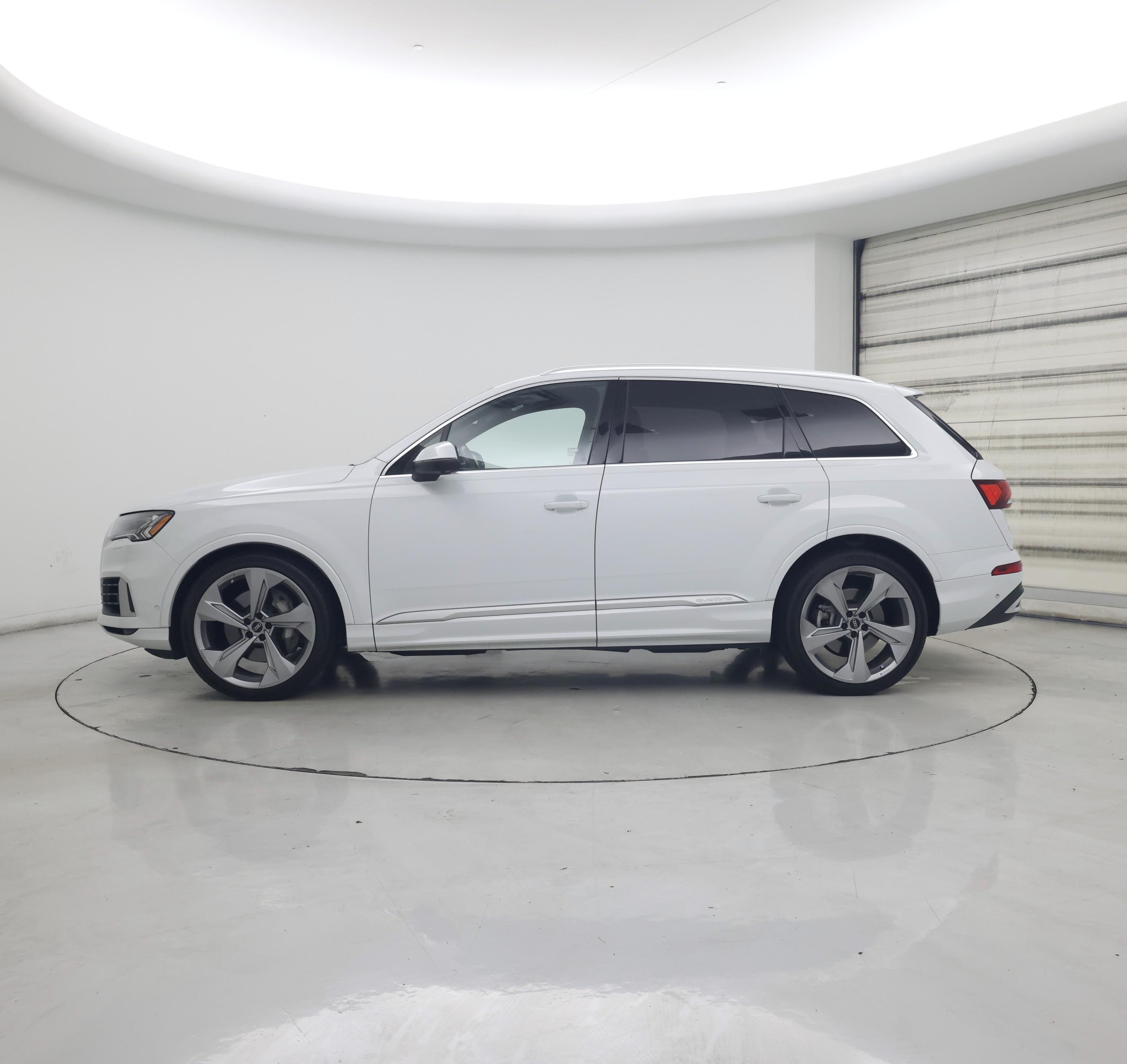 Thumbnail: 2021 Audi Q7 - 3