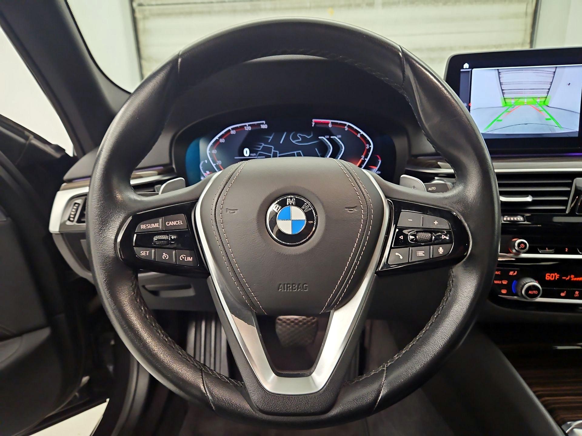 Thumbnail: 2023 BMW 5 Series - 10