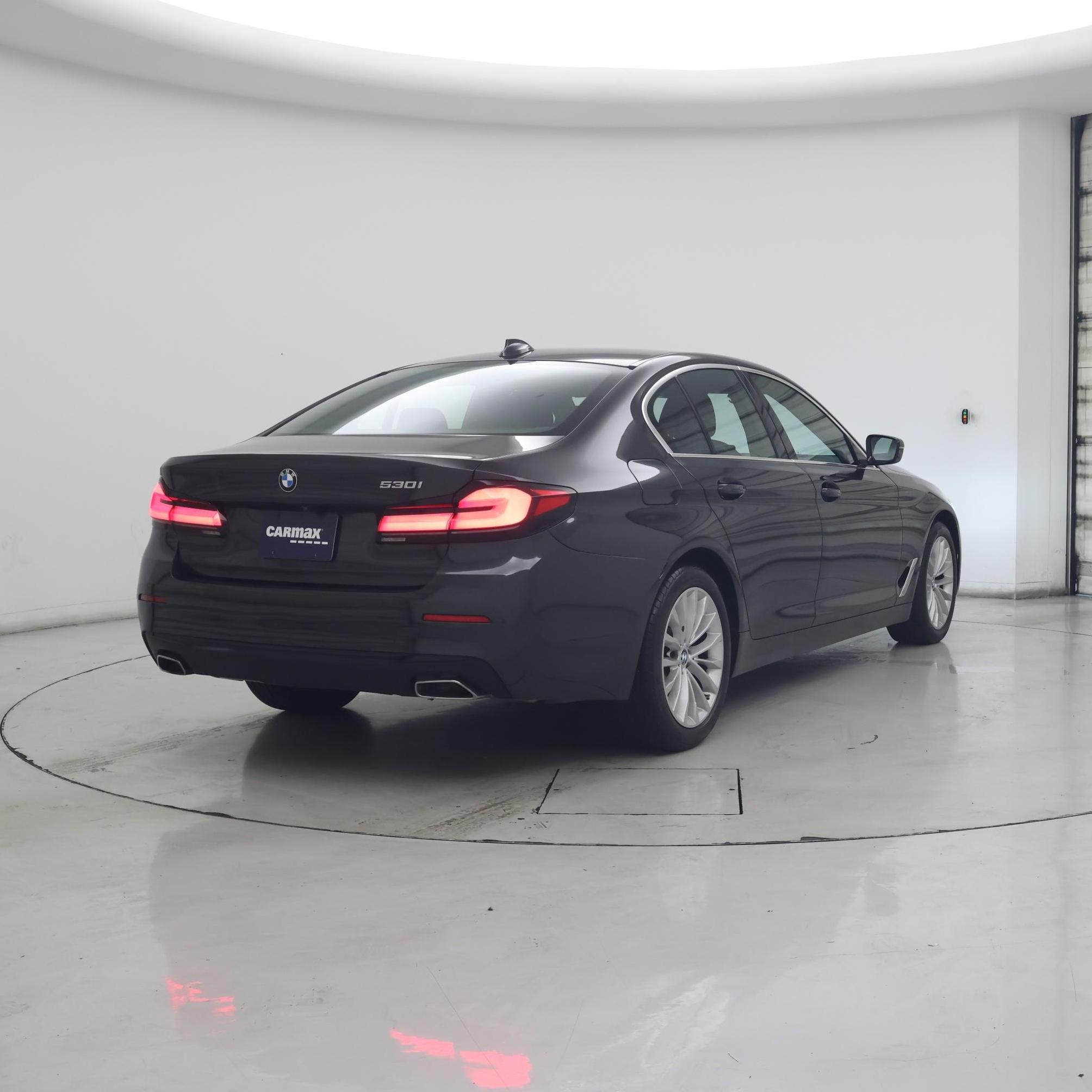 Thumbnail: 2023 BMW 5 Series - 8