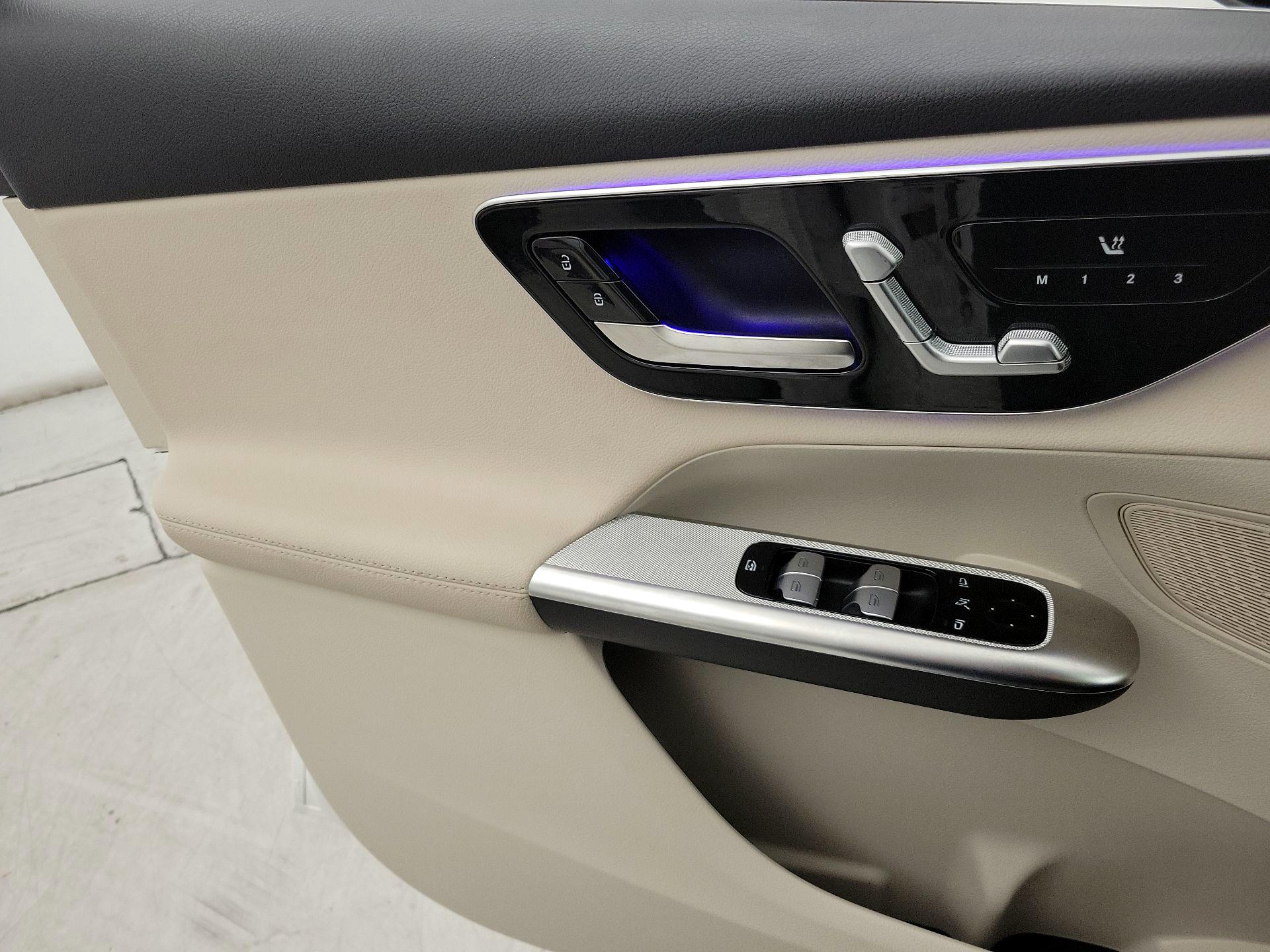 Thumbnail: 2025 Mercedes-Benz GLC - 12