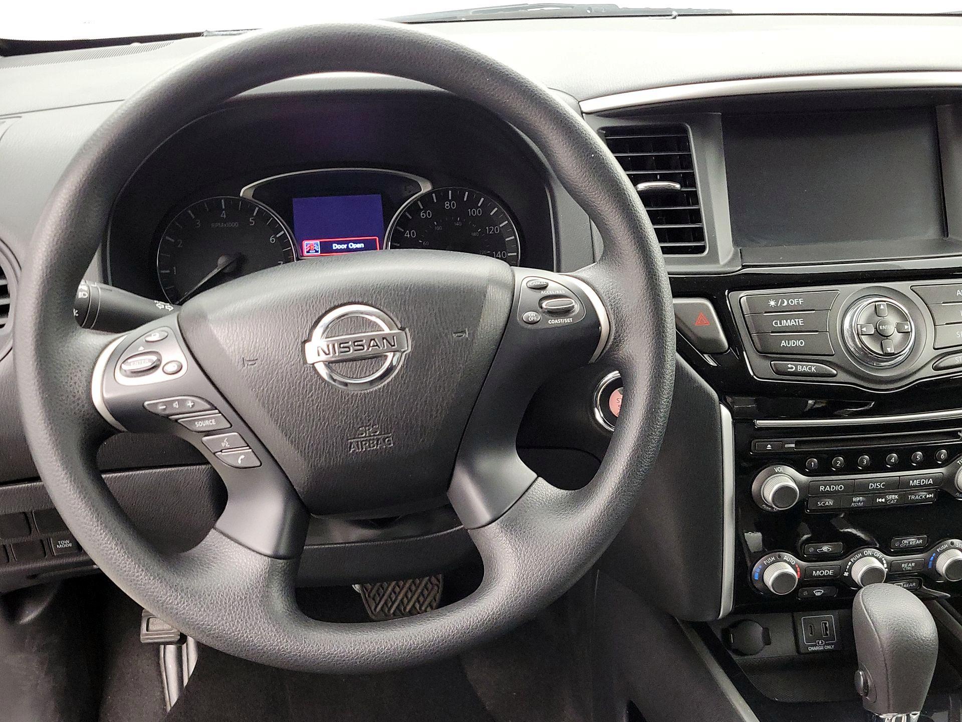 Thumbnail: 2020 Nissan Pathfinder - 10