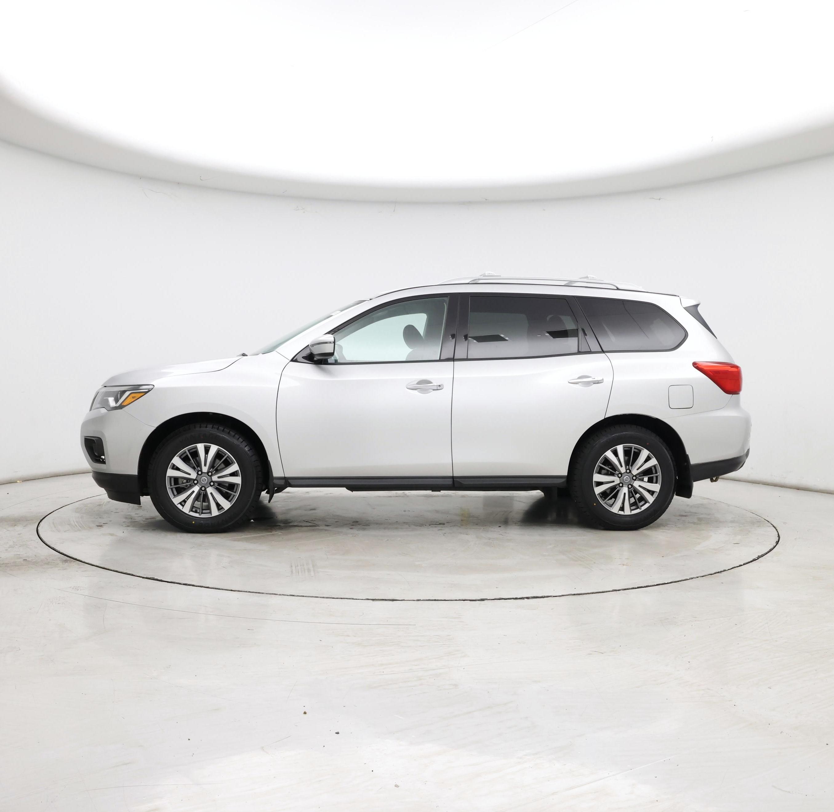 Thumbnail: 2020 Nissan Pathfinder - 3