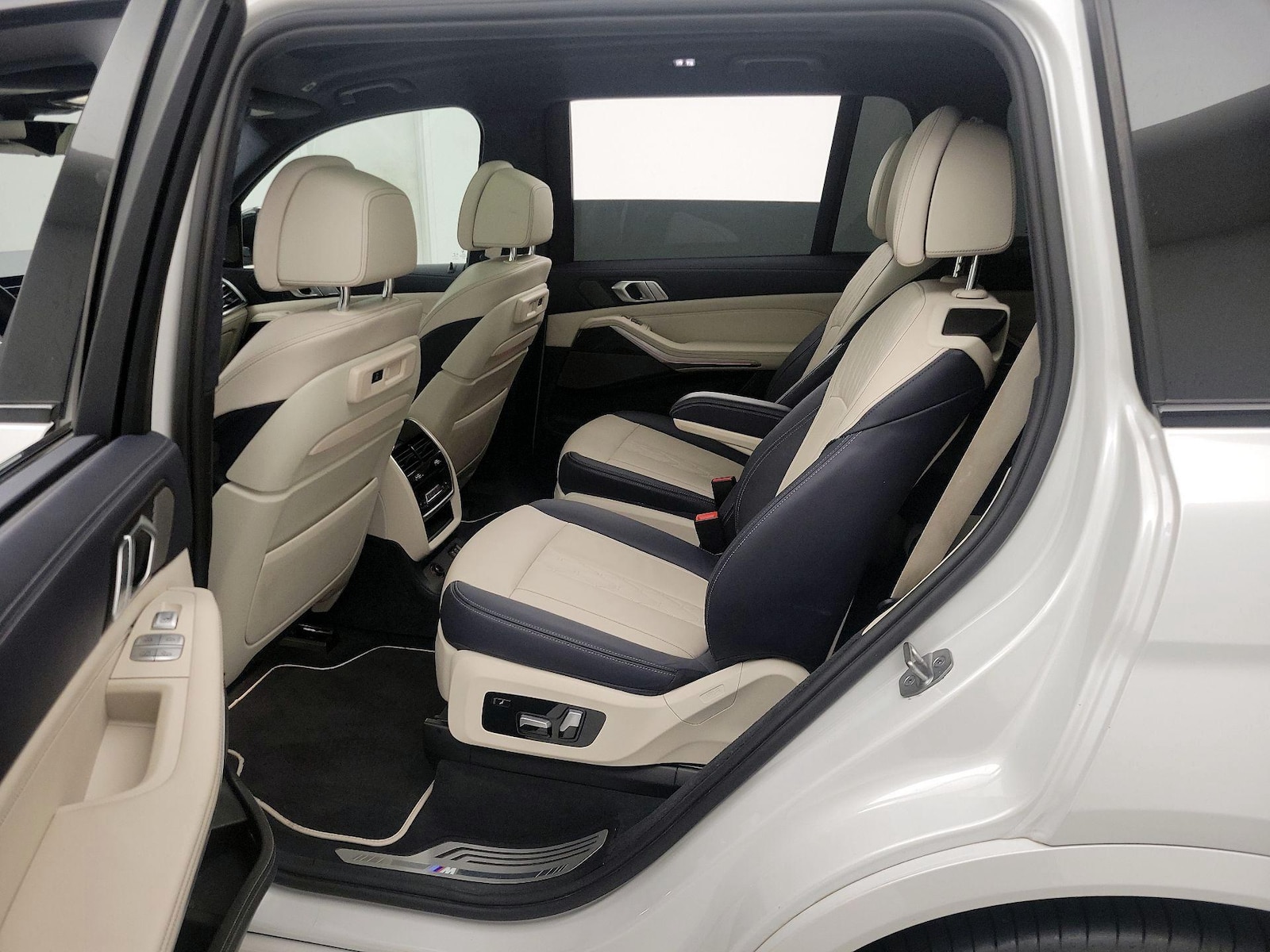 2022 BMW X7 M50i - Photo 22