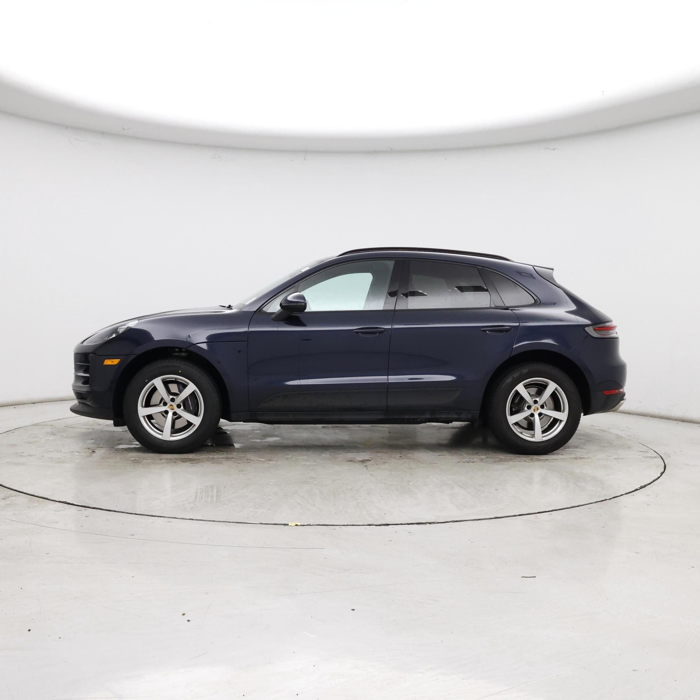 Thumbnail: 2021 Porsche Macan - 3