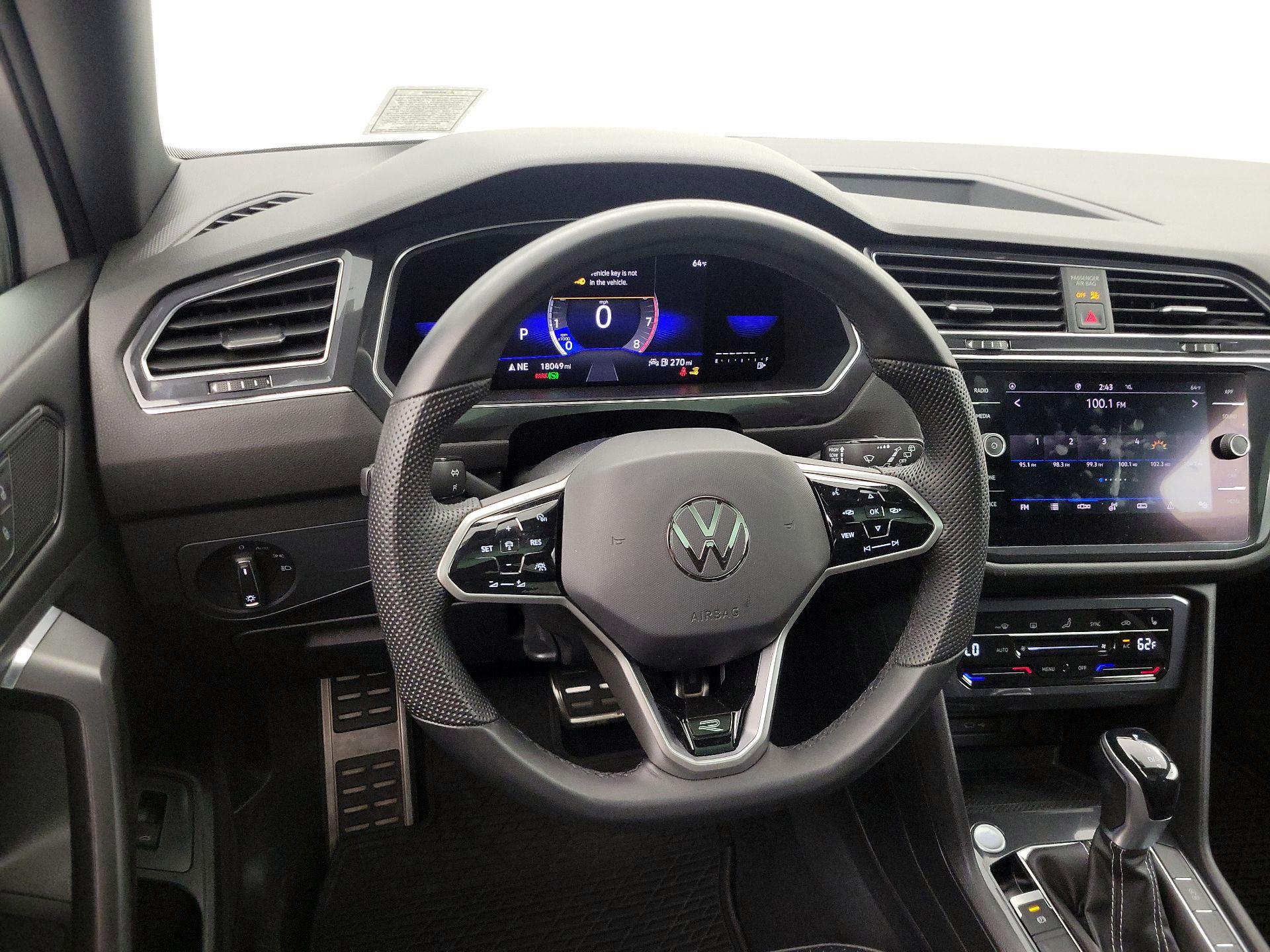 Thumbnail: 2022 Volkswagen Tiguan - 10