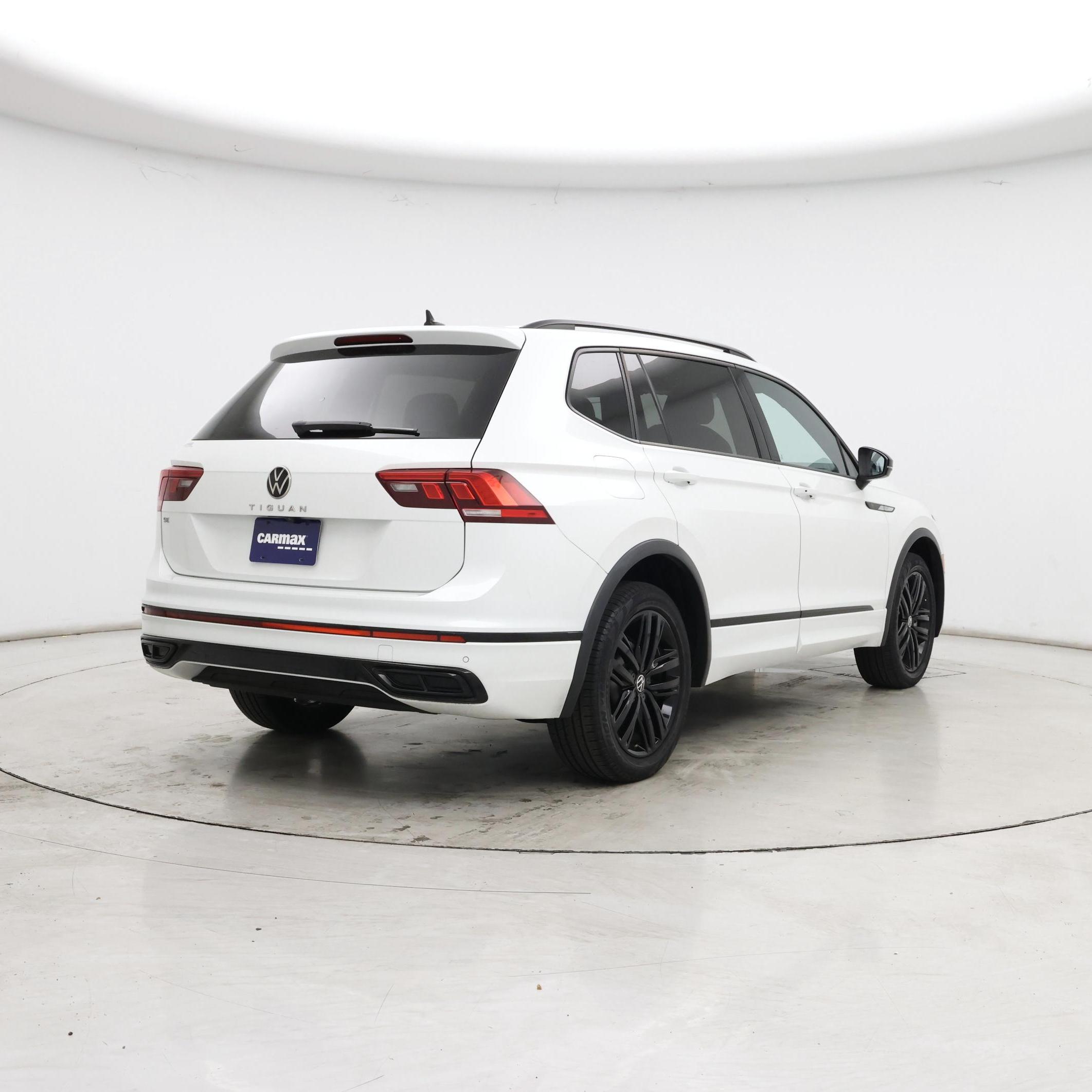 Thumbnail: 2022 Volkswagen Tiguan - 8