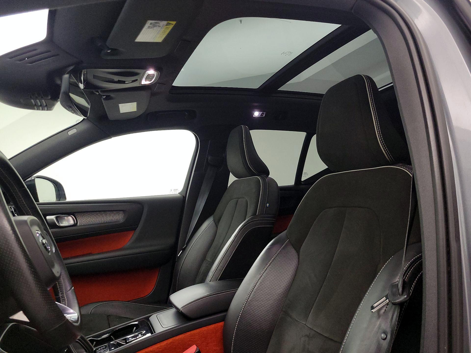 Thumbnail: 2019 Volvo XC40 - 20