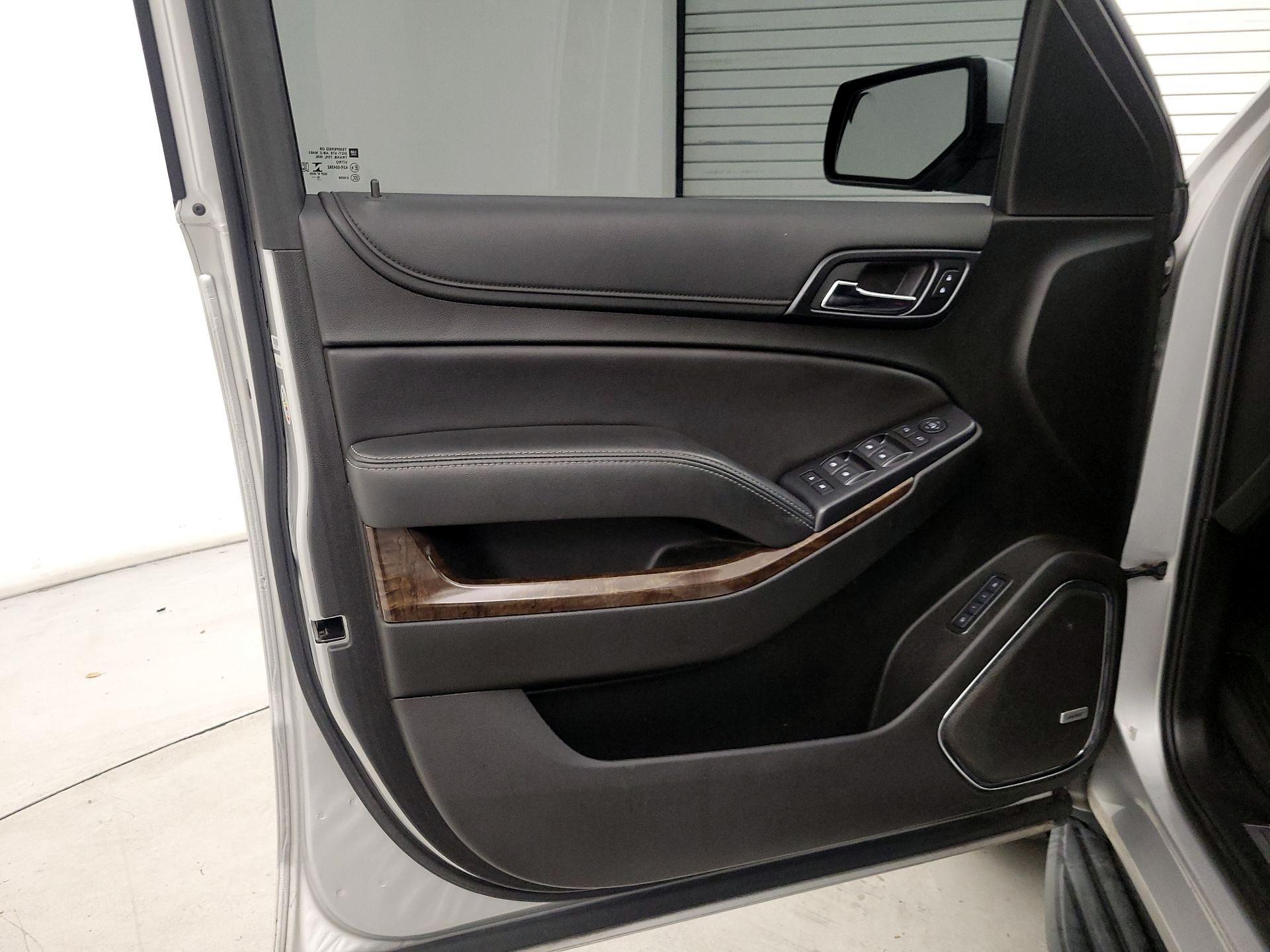 Thumbnail: 2019 Chevrolet Tahoe - 12