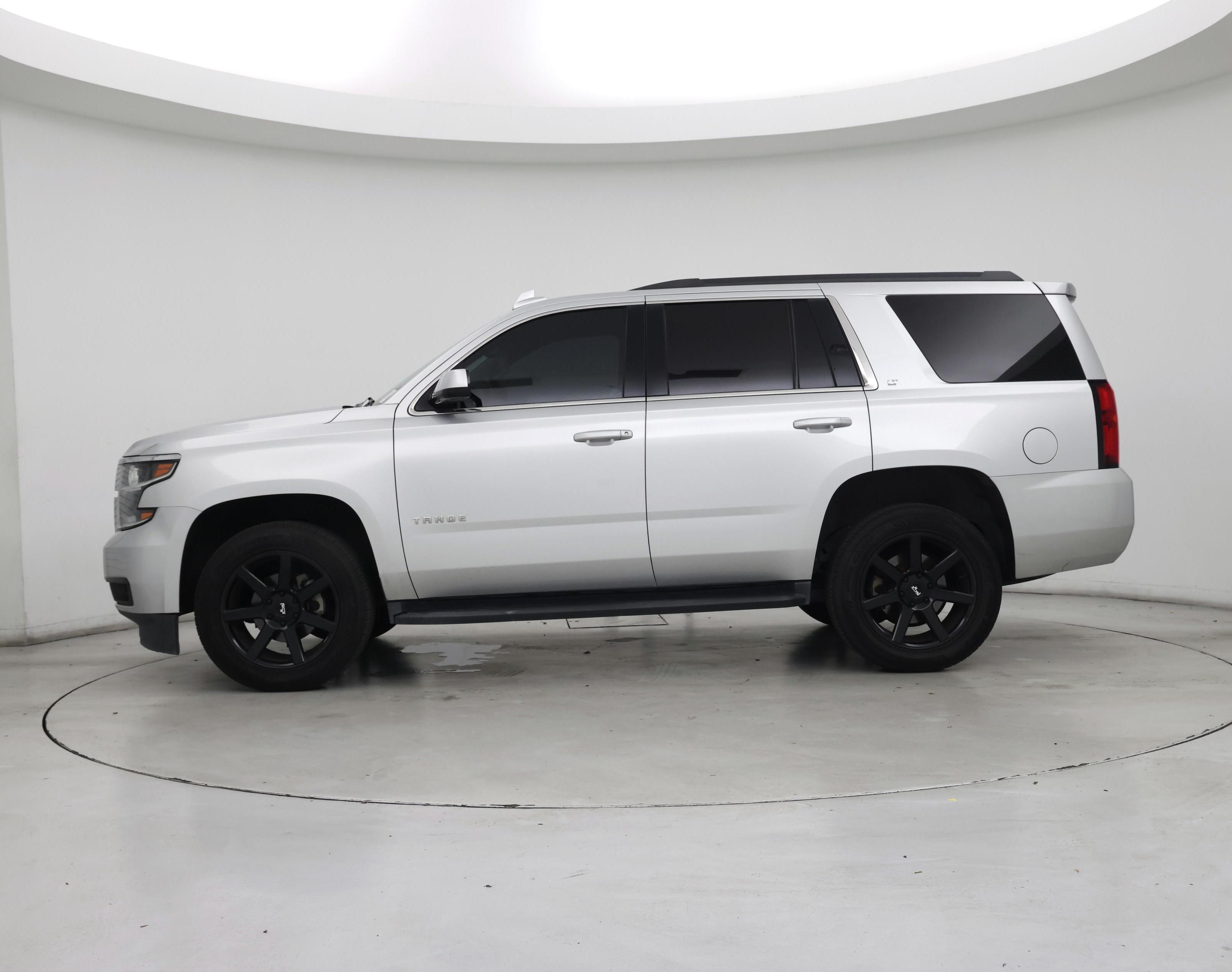 Thumbnail: 2019 Chevrolet Tahoe - 3