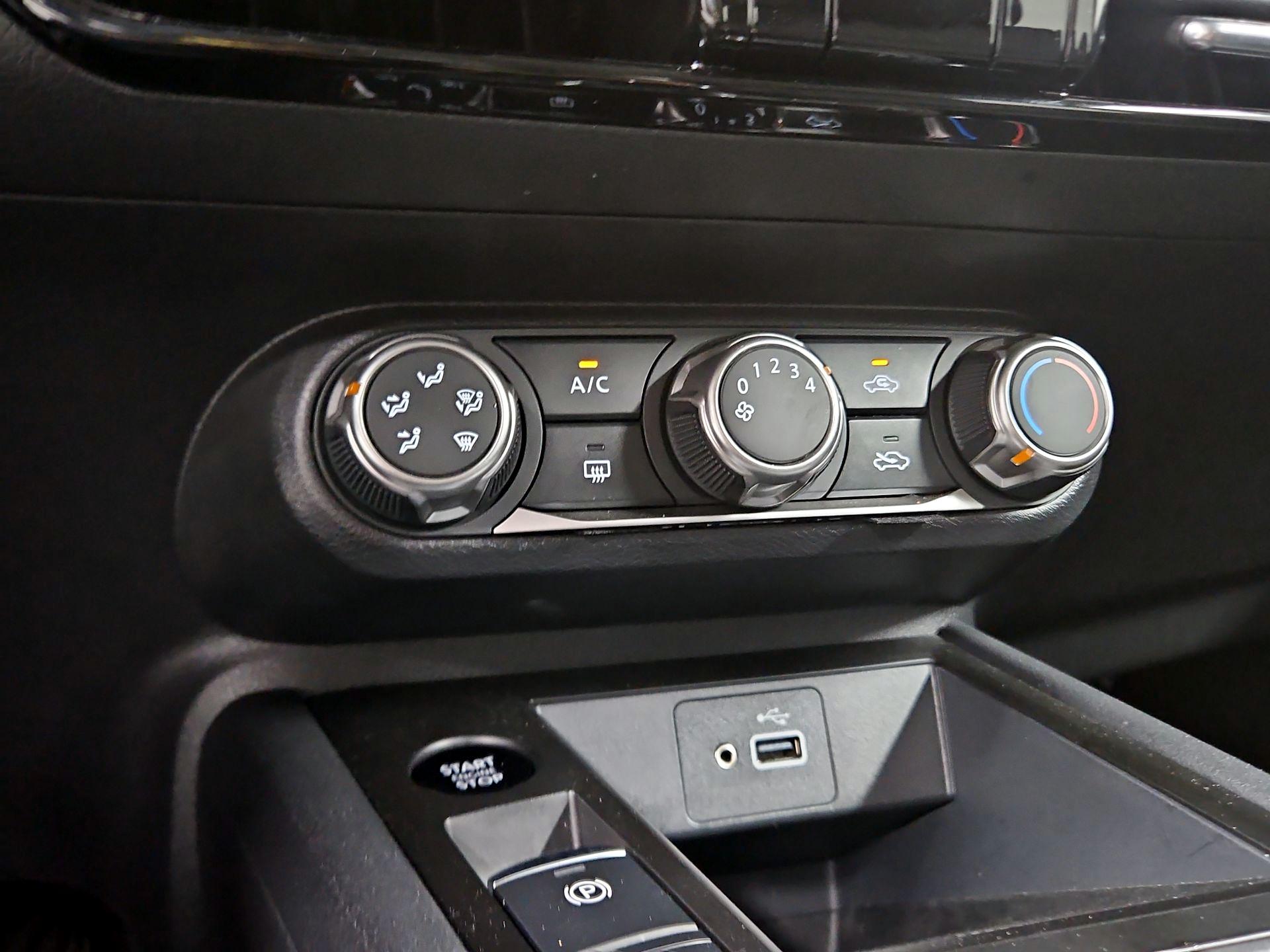 Thumbnail: 2025 Nissan Kicks - 16