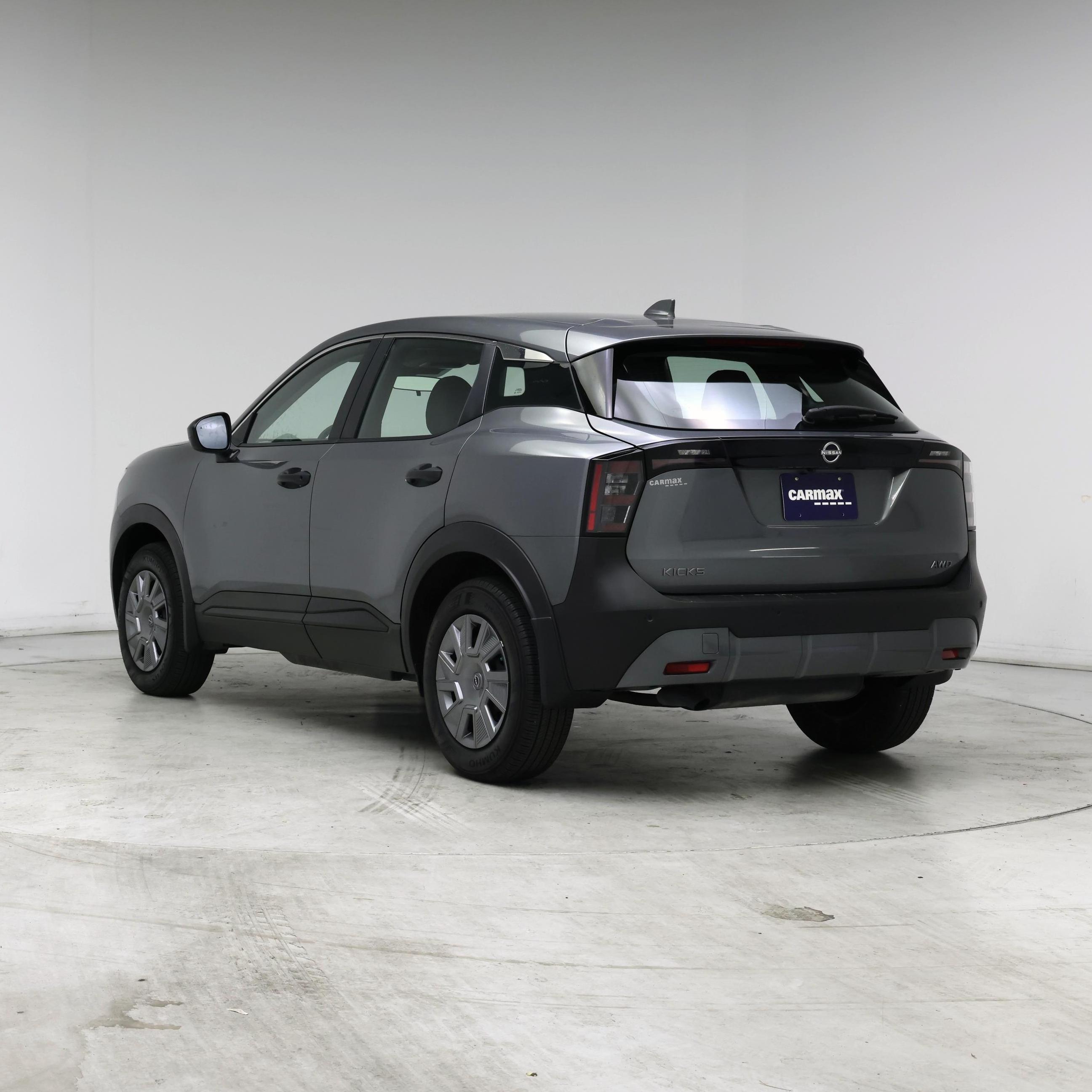 Thumbnail: 2025 Nissan Kicks - 2