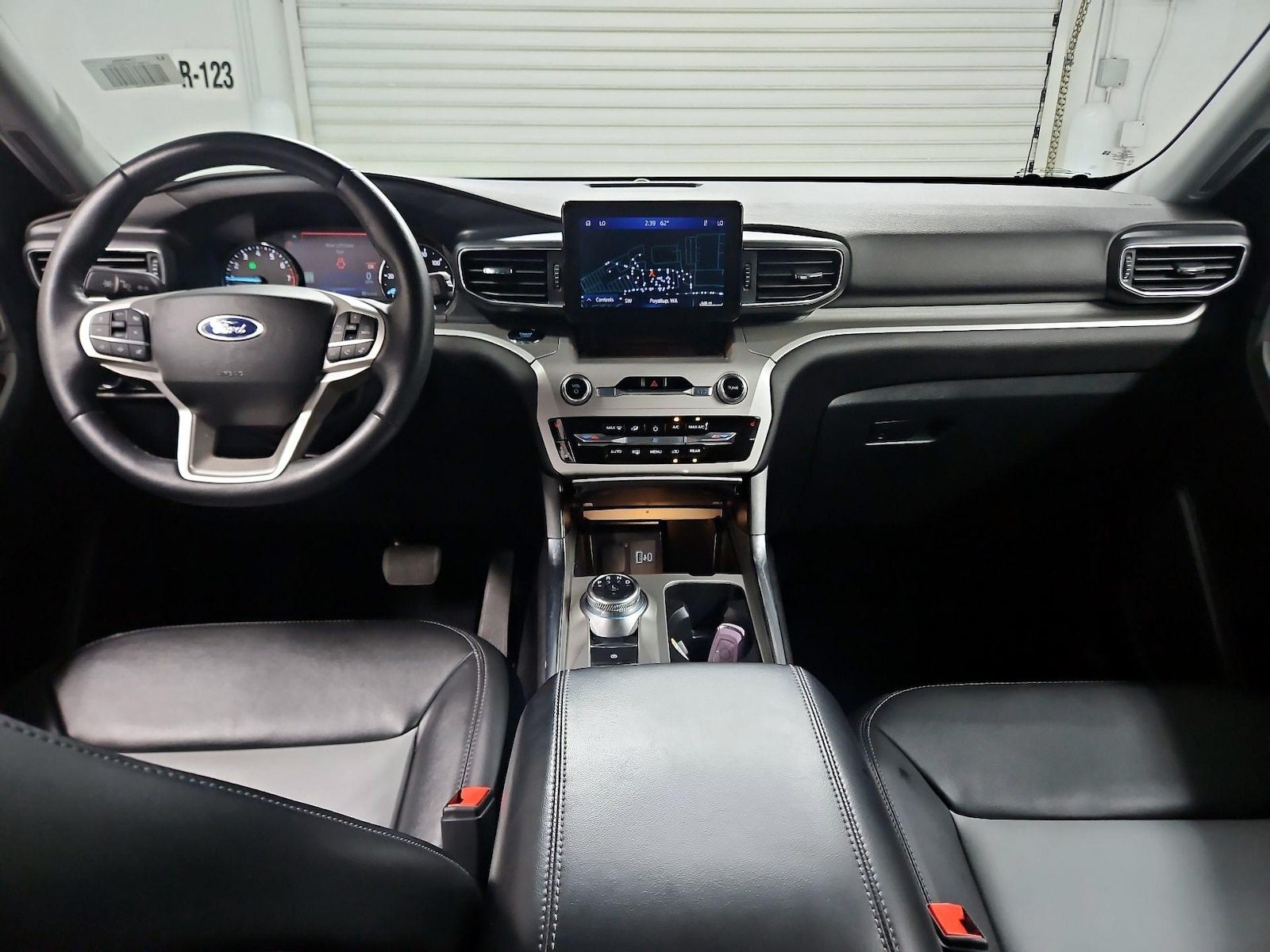 2023 Ford Explorer XLT - Photo 10