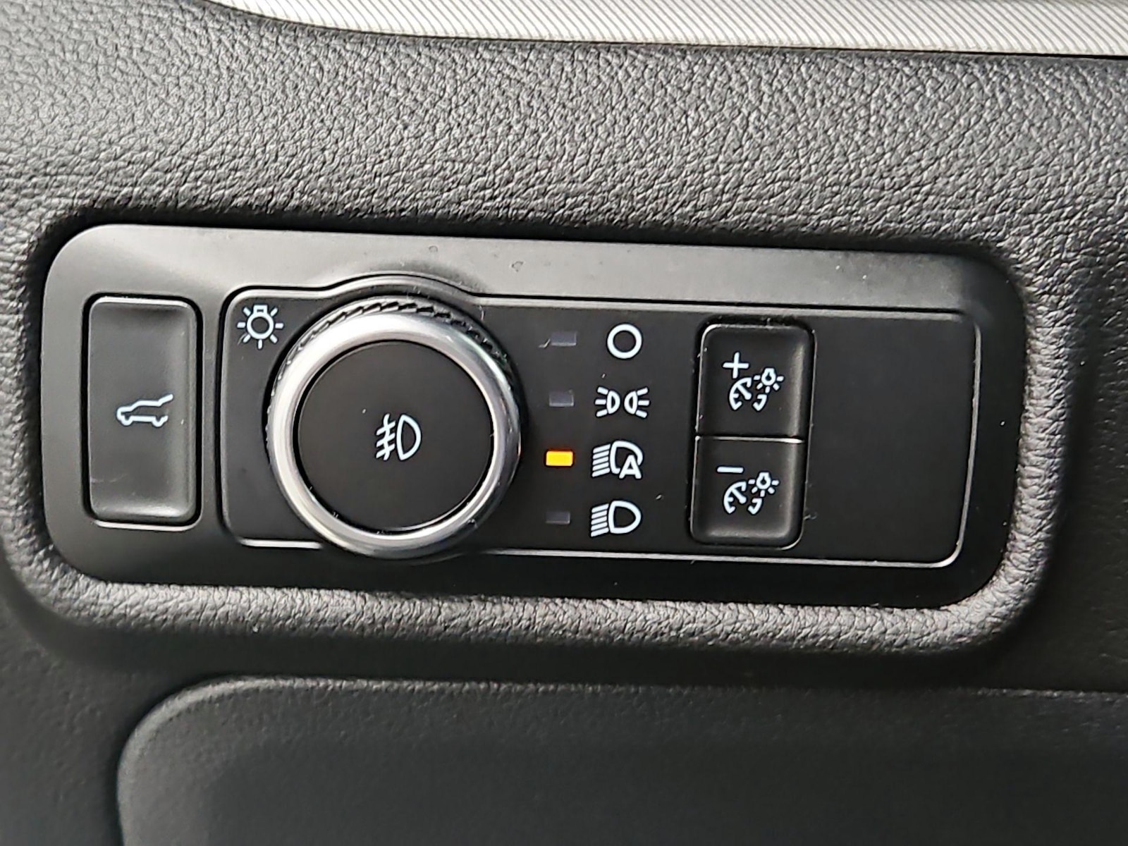 2023 Ford Explorer XLT - Photo 14