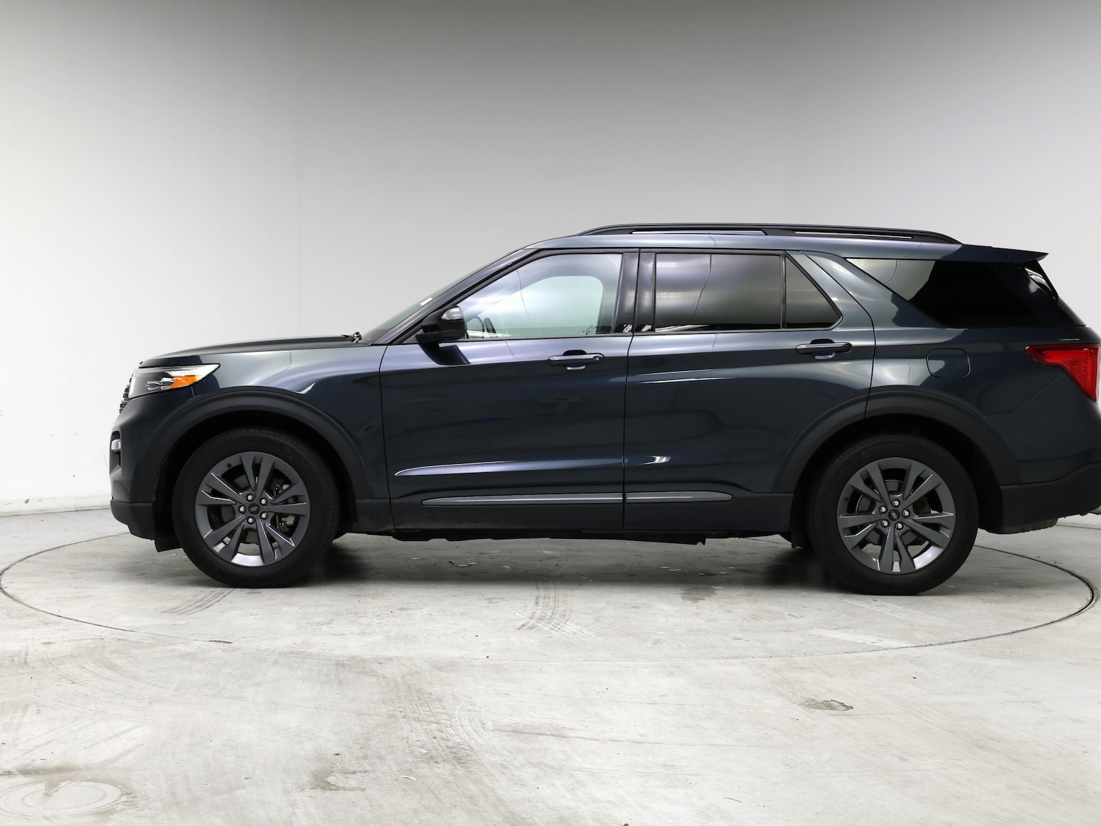 2023 Ford Explorer XLT - Photo 4