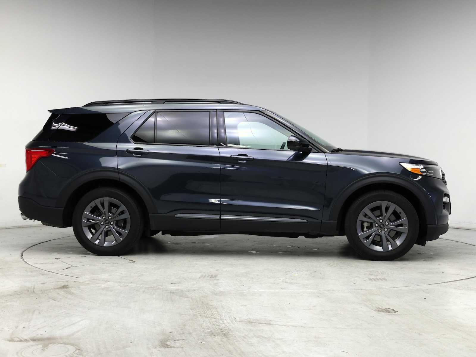 2023 Ford Explorer XLT - Photo 8