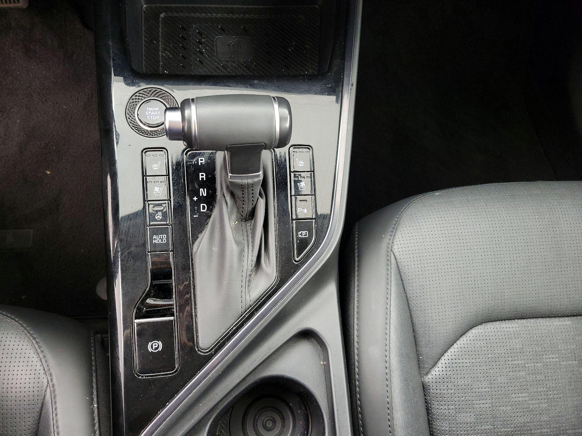 Thumbnail: 2023 Kia Niro - 17