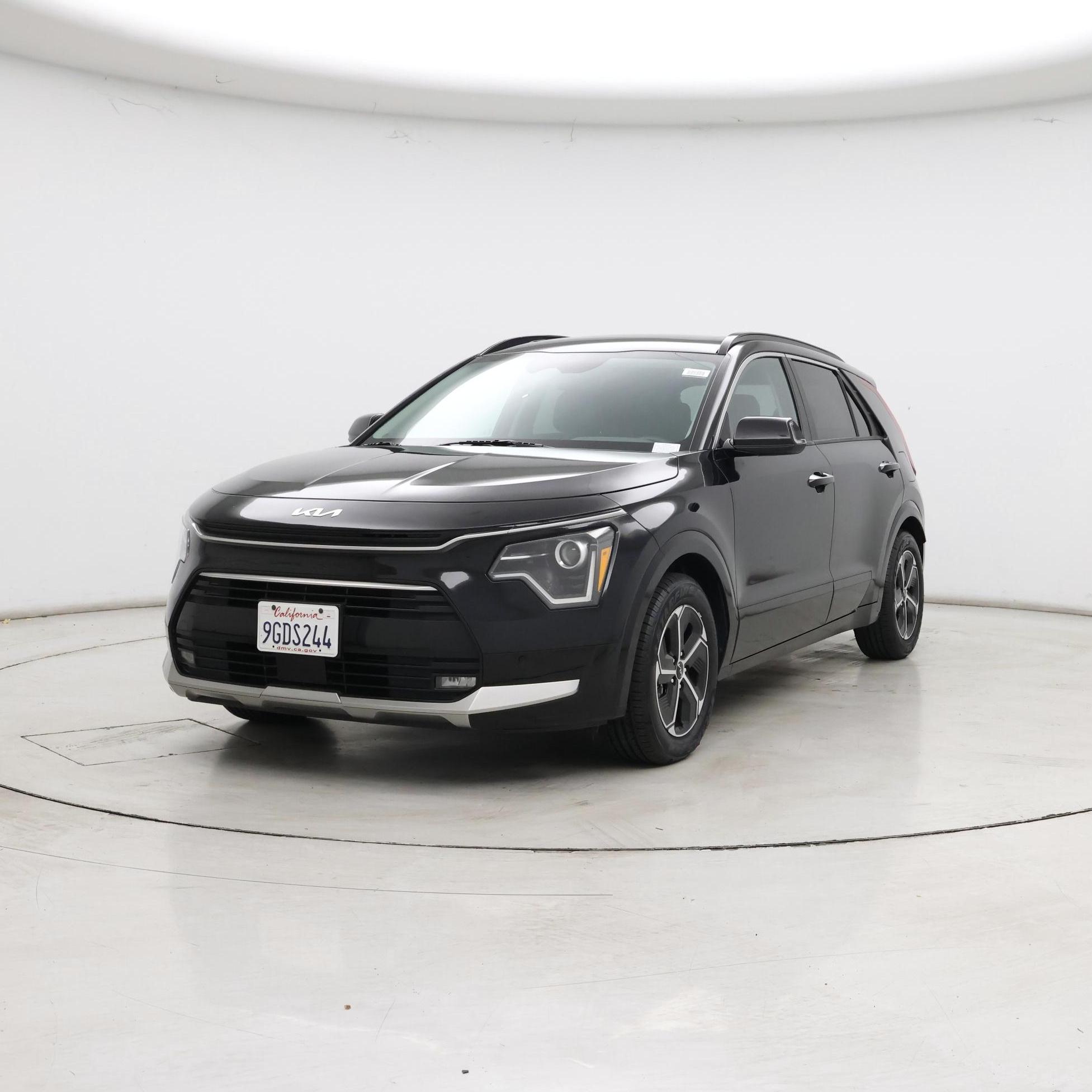 Thumbnail: 2023 Kia Niro - 4