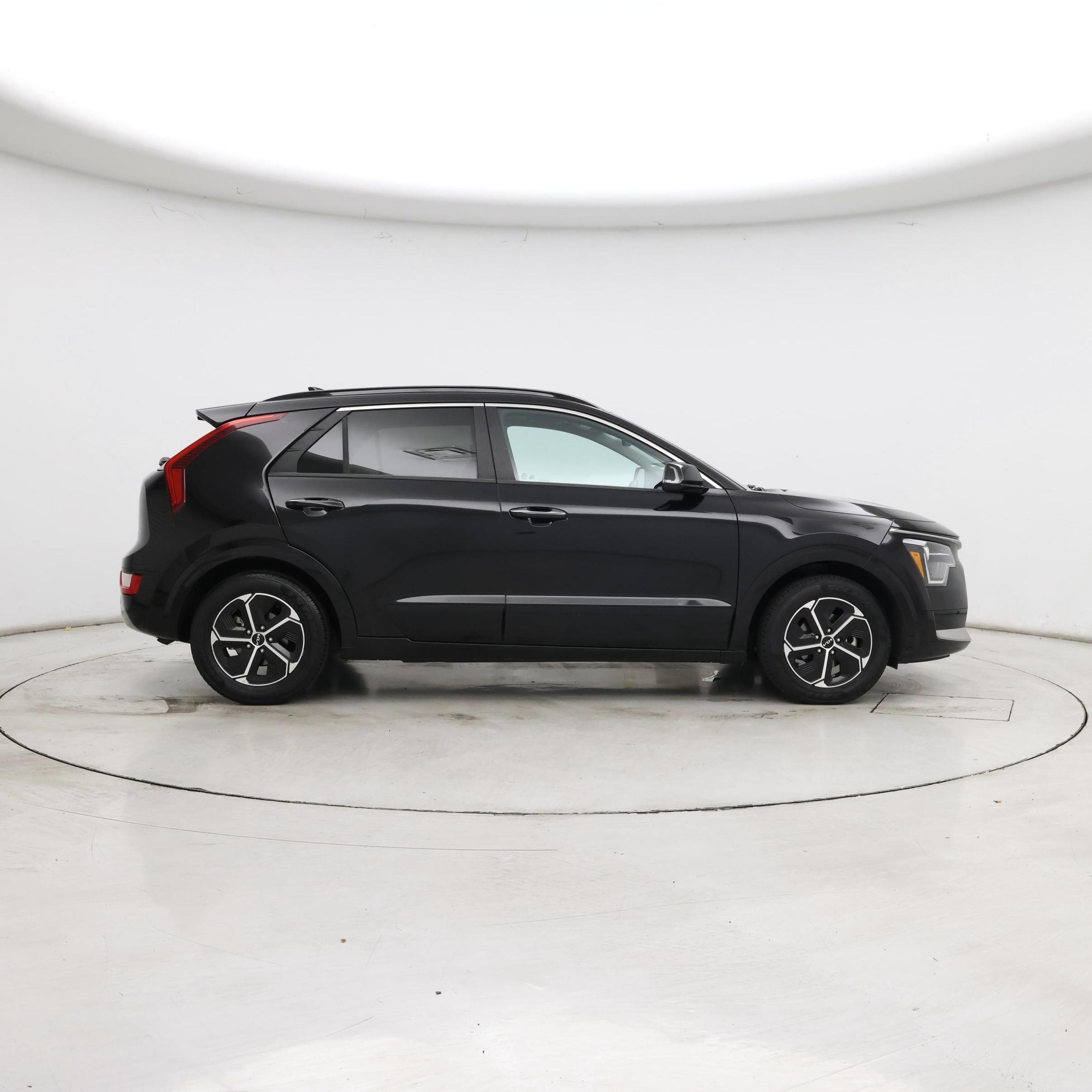 Thumbnail: 2023 Kia Niro - 7