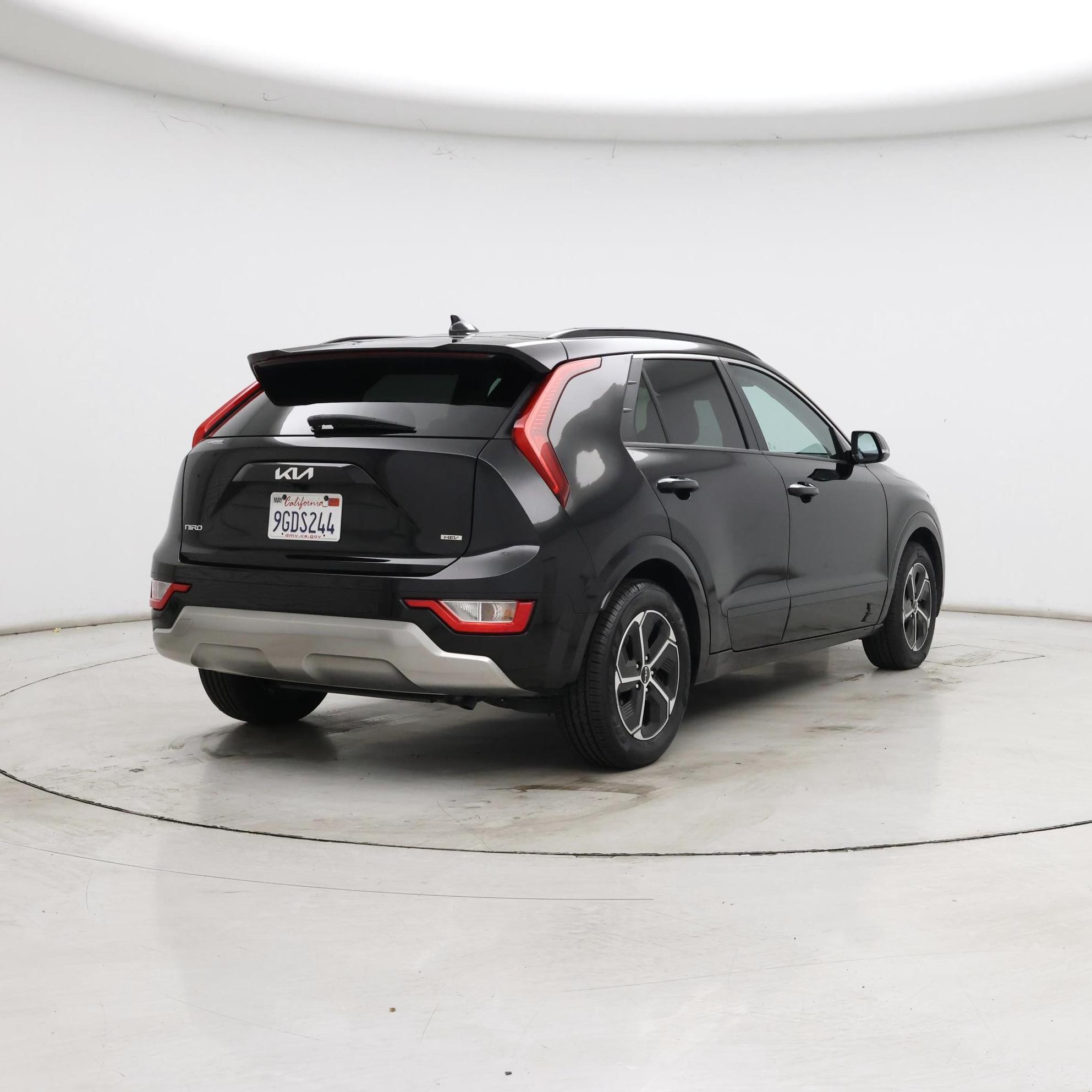 Thumbnail: 2023 Kia Niro - 8