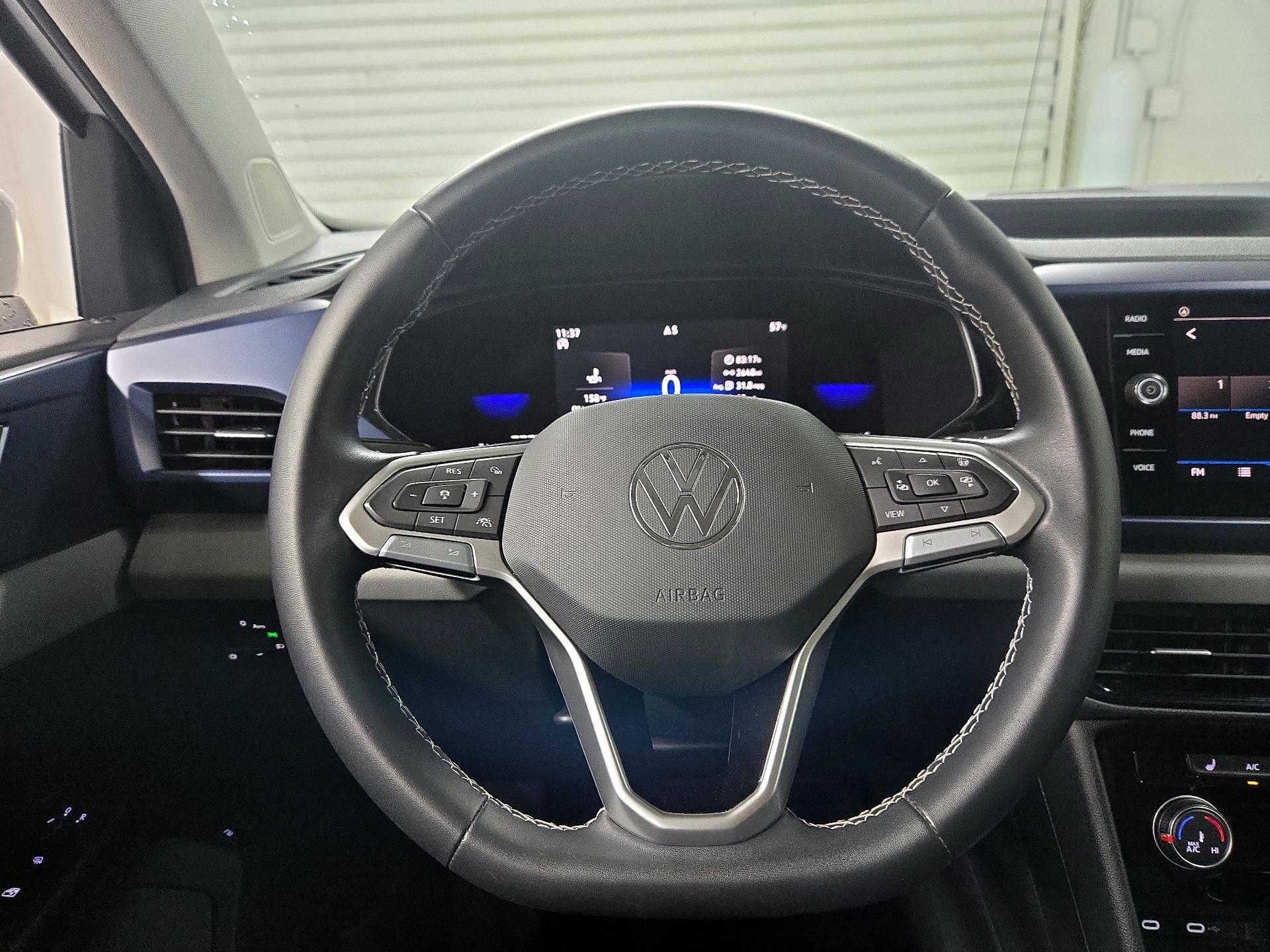Thumbnail: 2023 Volkswagen Taos - 10