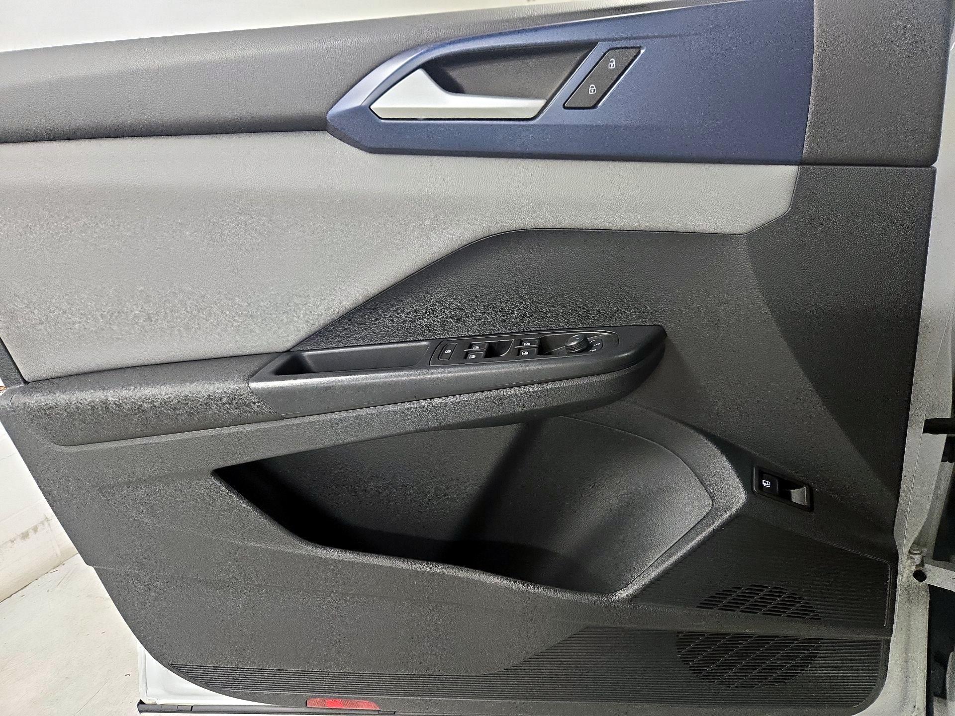 Thumbnail: 2023 Volkswagen Taos - 12