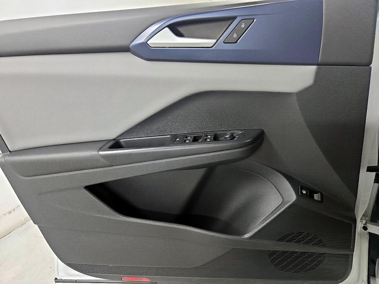 2023 Volkswagen Taos SE - Photo 13