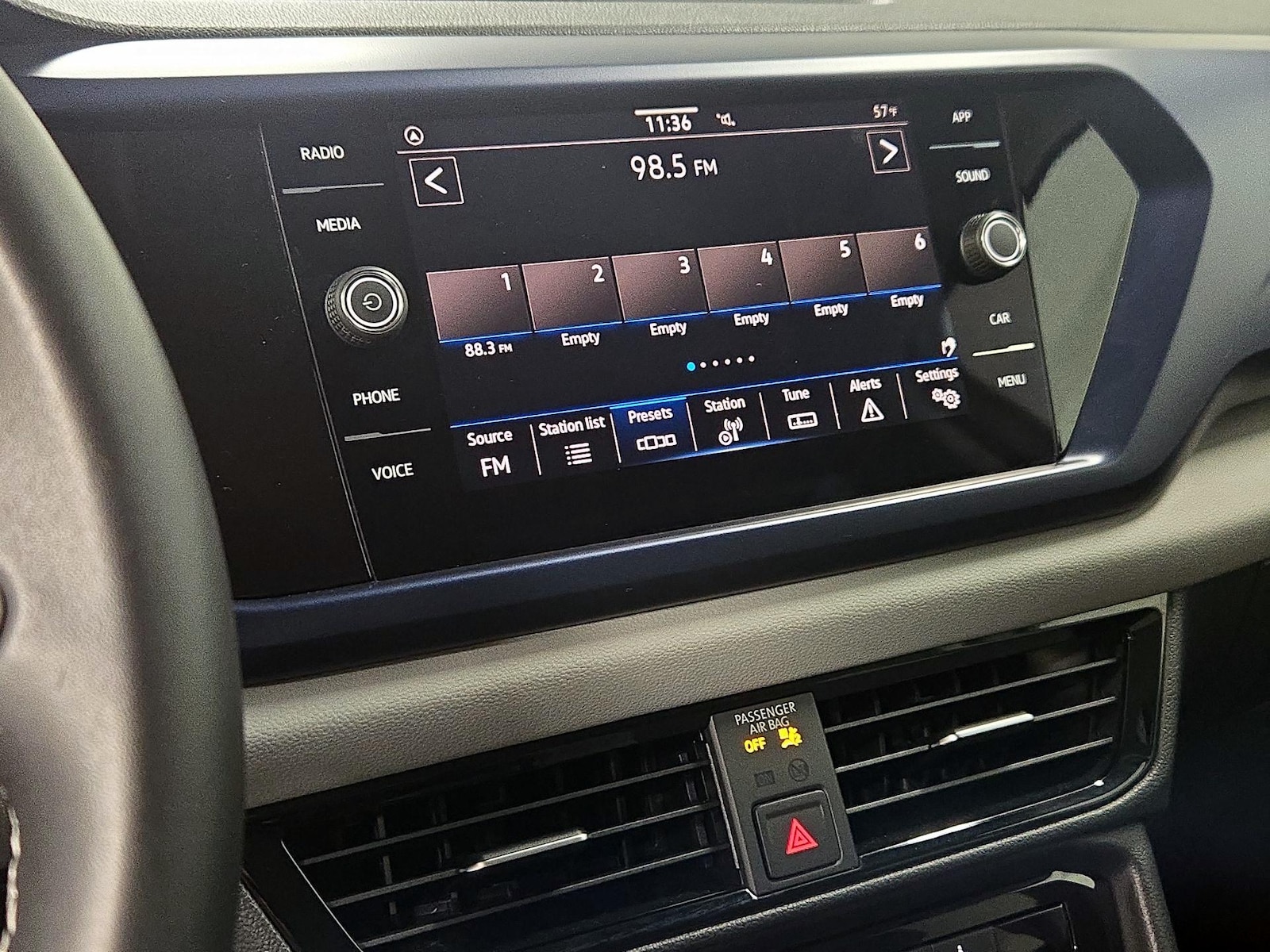 2023 Volkswagen Taos SE - Photo 16