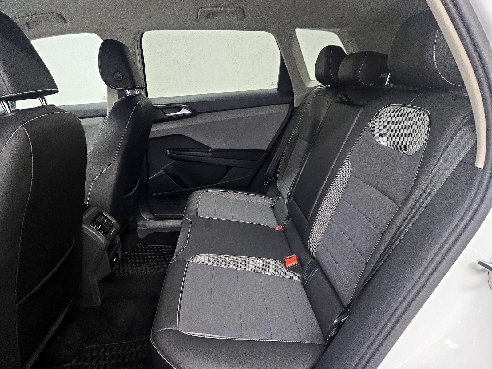 2023 Volkswagen Taos SE - Photo 20