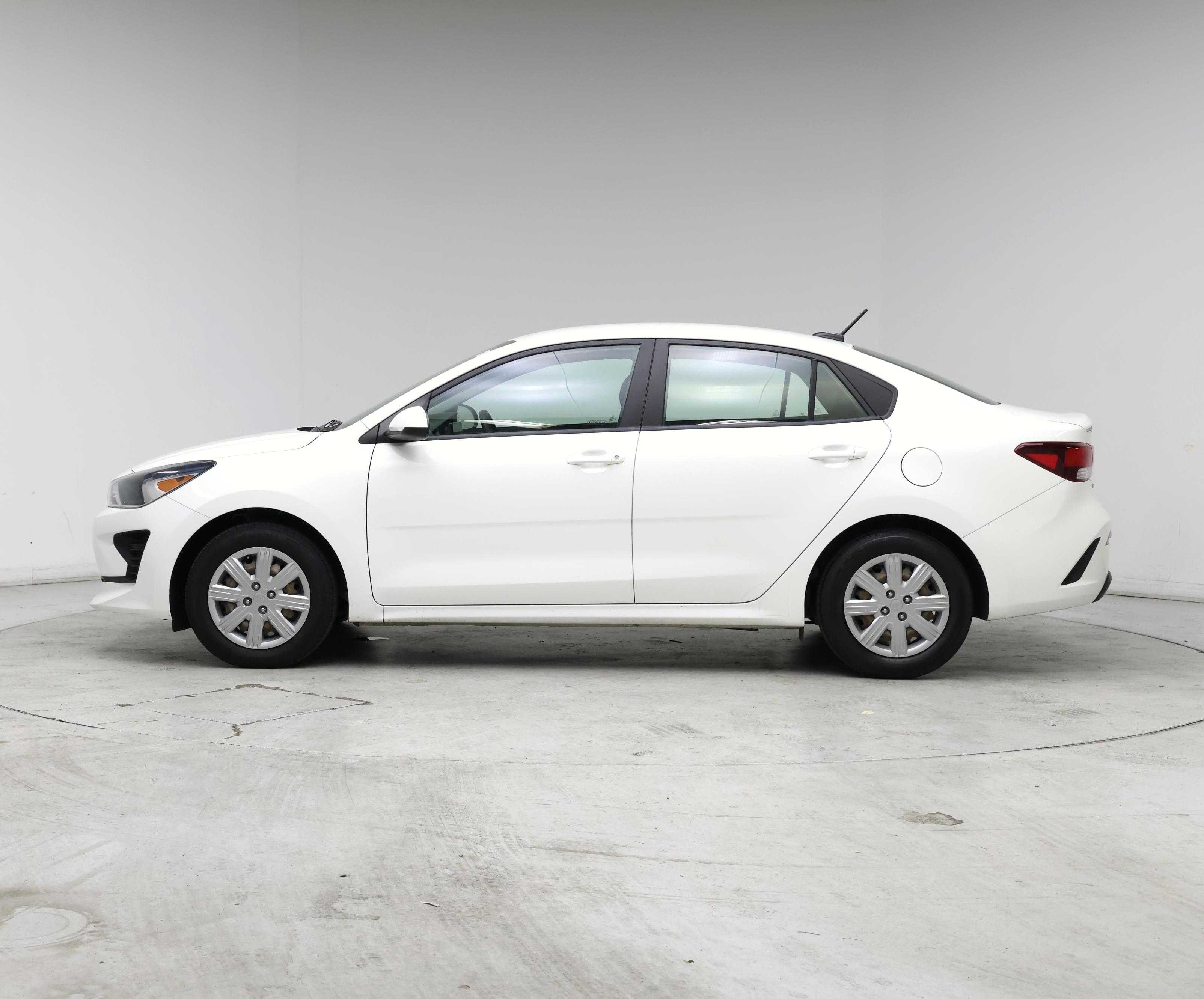 Thumbnail: 2021 Kia Rio - 3