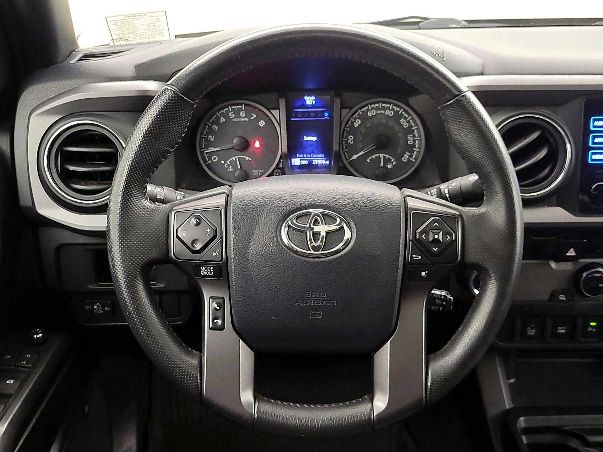 Thumbnail: 2017 Toyota Tacoma - 10