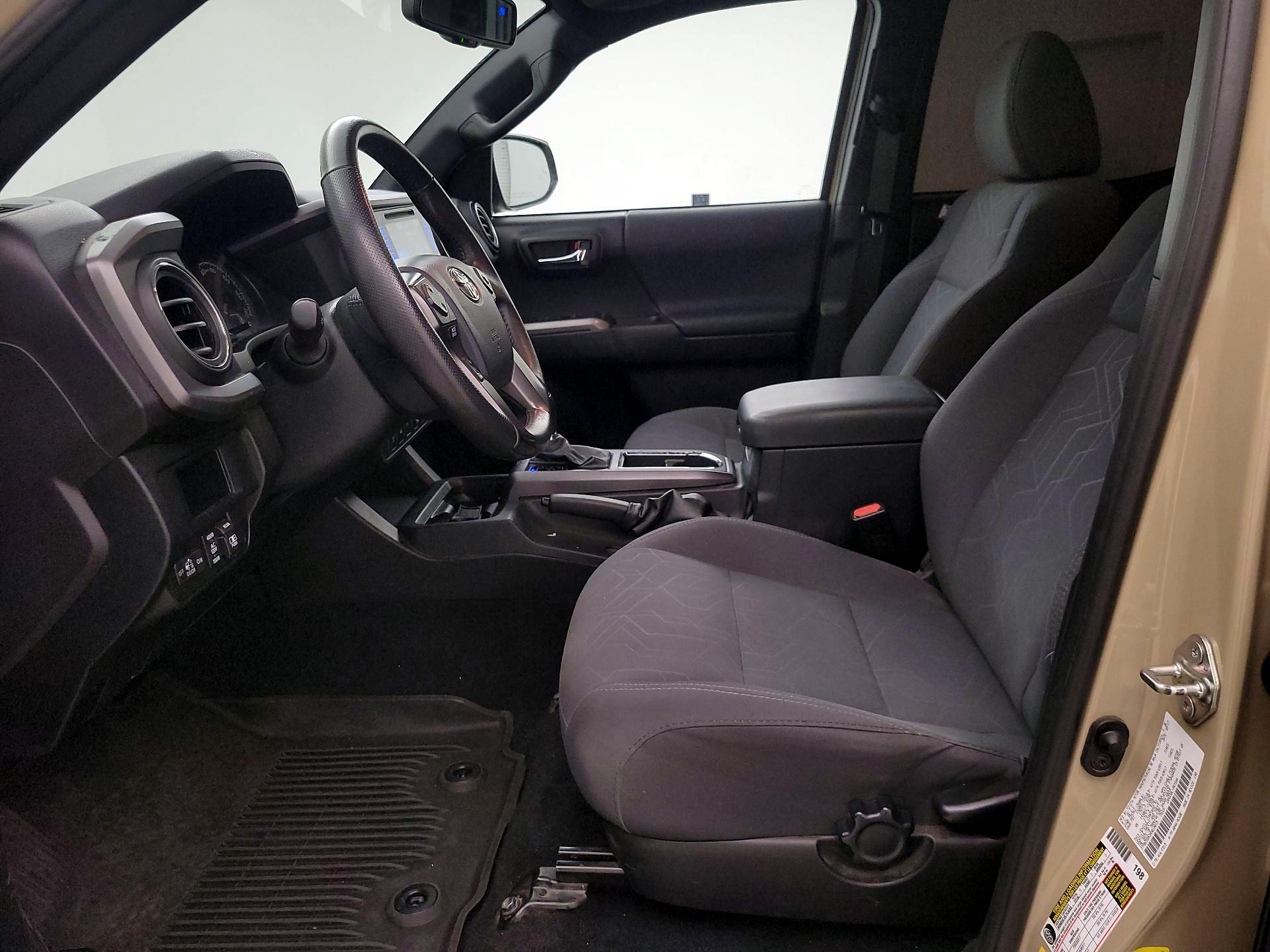 Thumbnail: 2017 Toyota Tacoma - 11