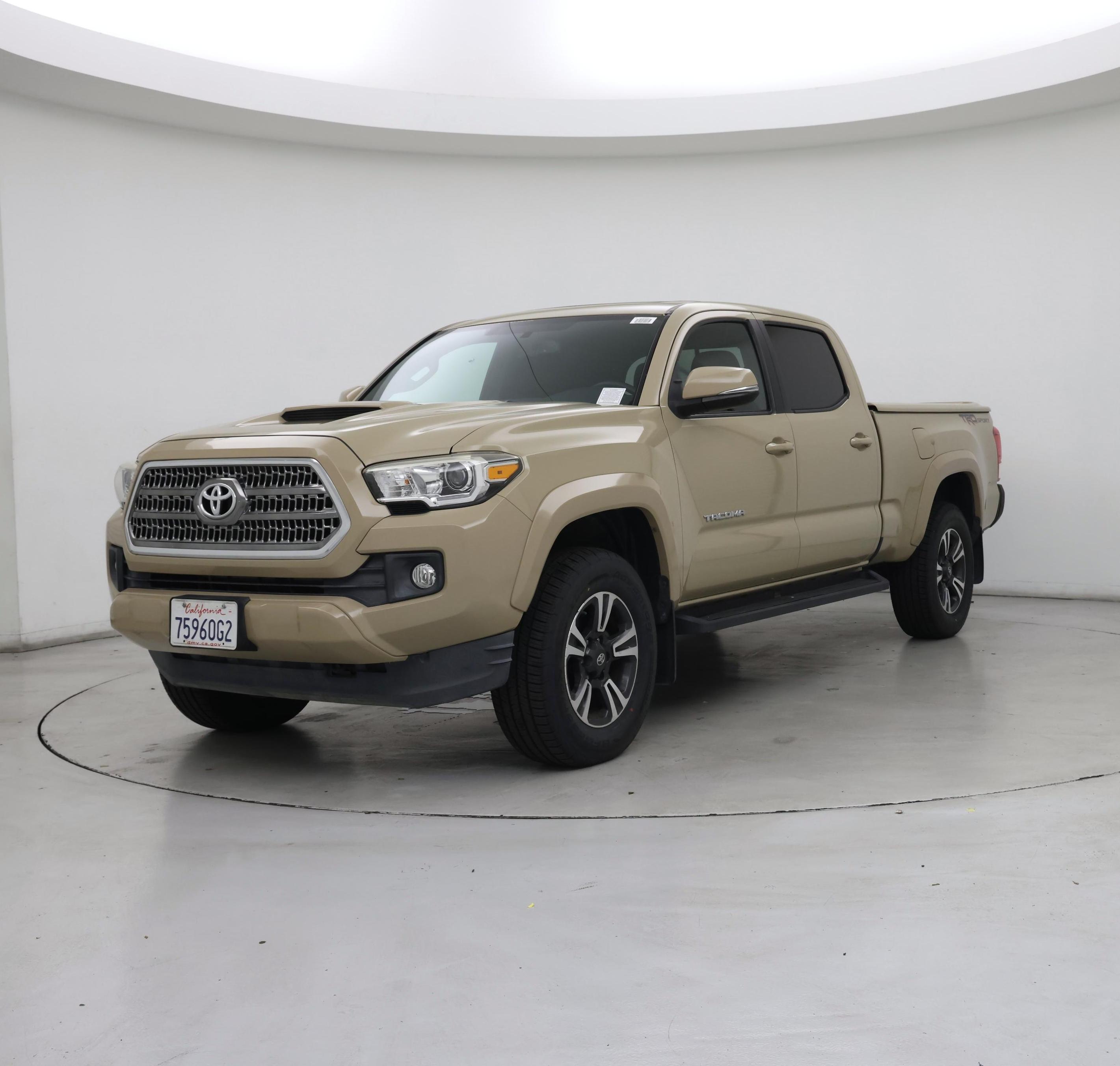 Thumbnail: 2017 Toyota Tacoma - 4