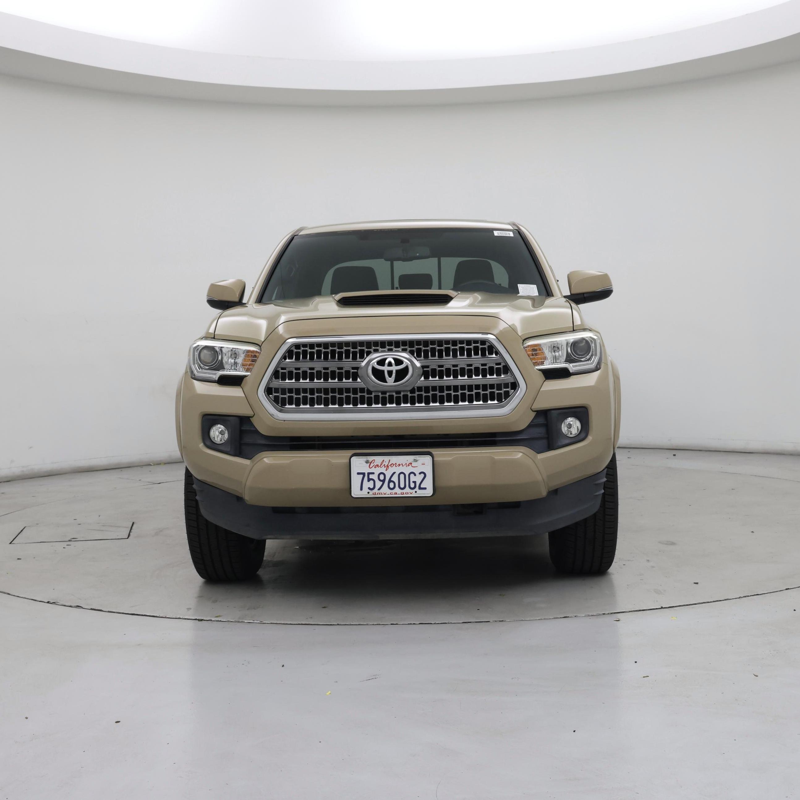 Thumbnail: 2017 Toyota Tacoma - 5
