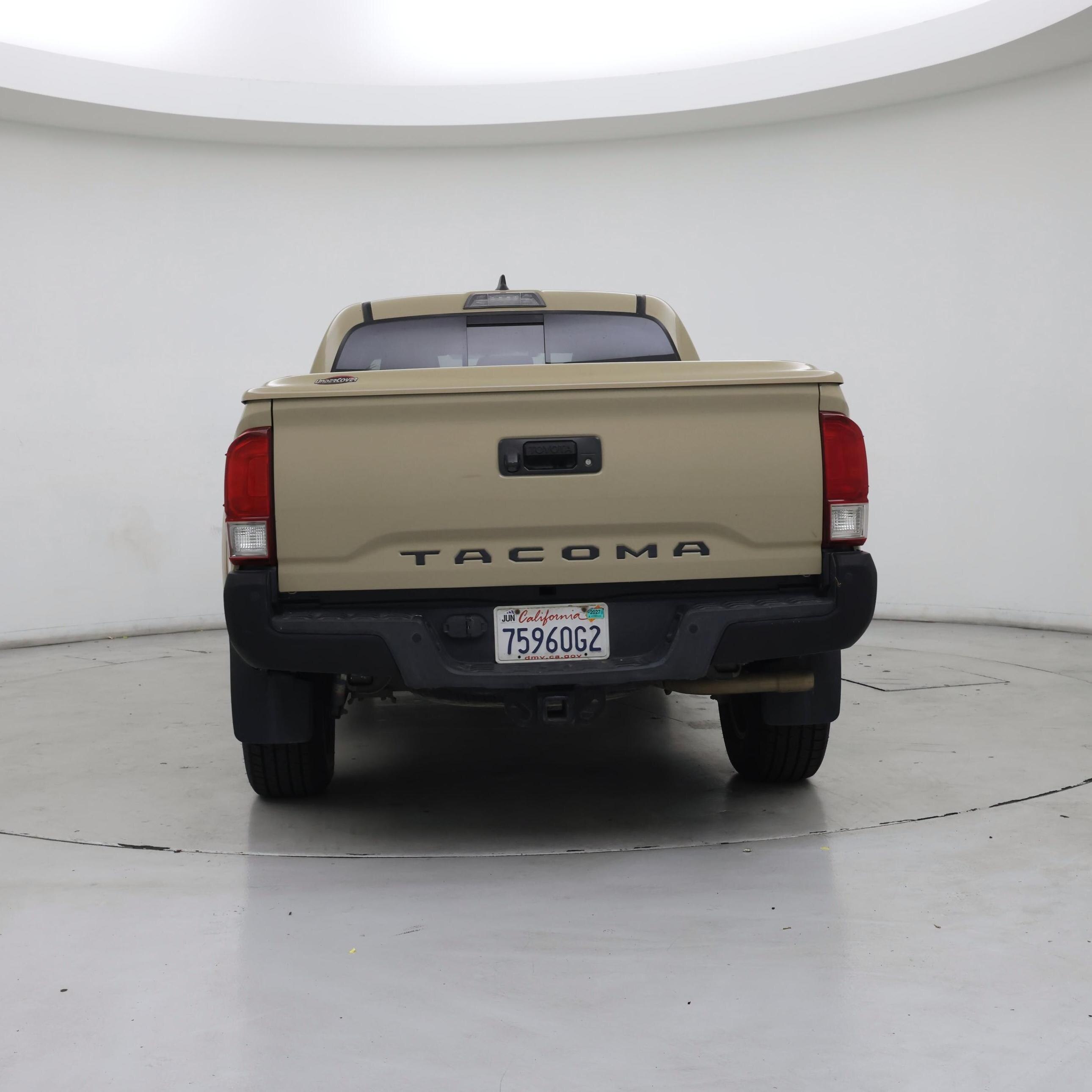 Thumbnail: 2017 Toyota Tacoma - 6