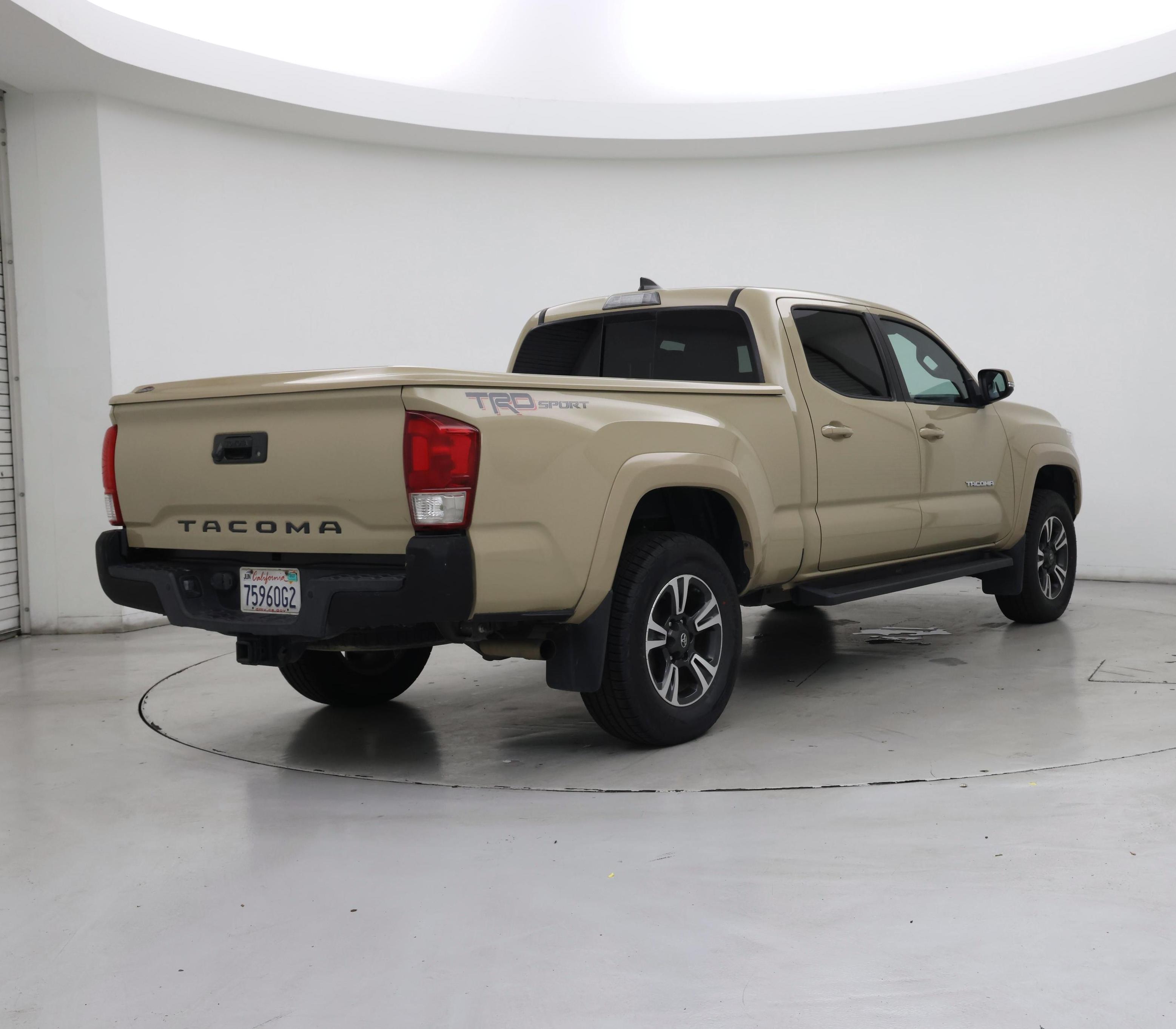 Thumbnail: 2017 Toyota Tacoma - 8