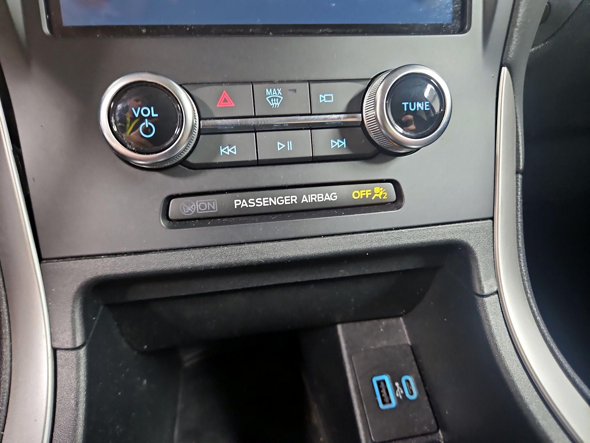 Thumbnail: 2024 Ford Edge - 16